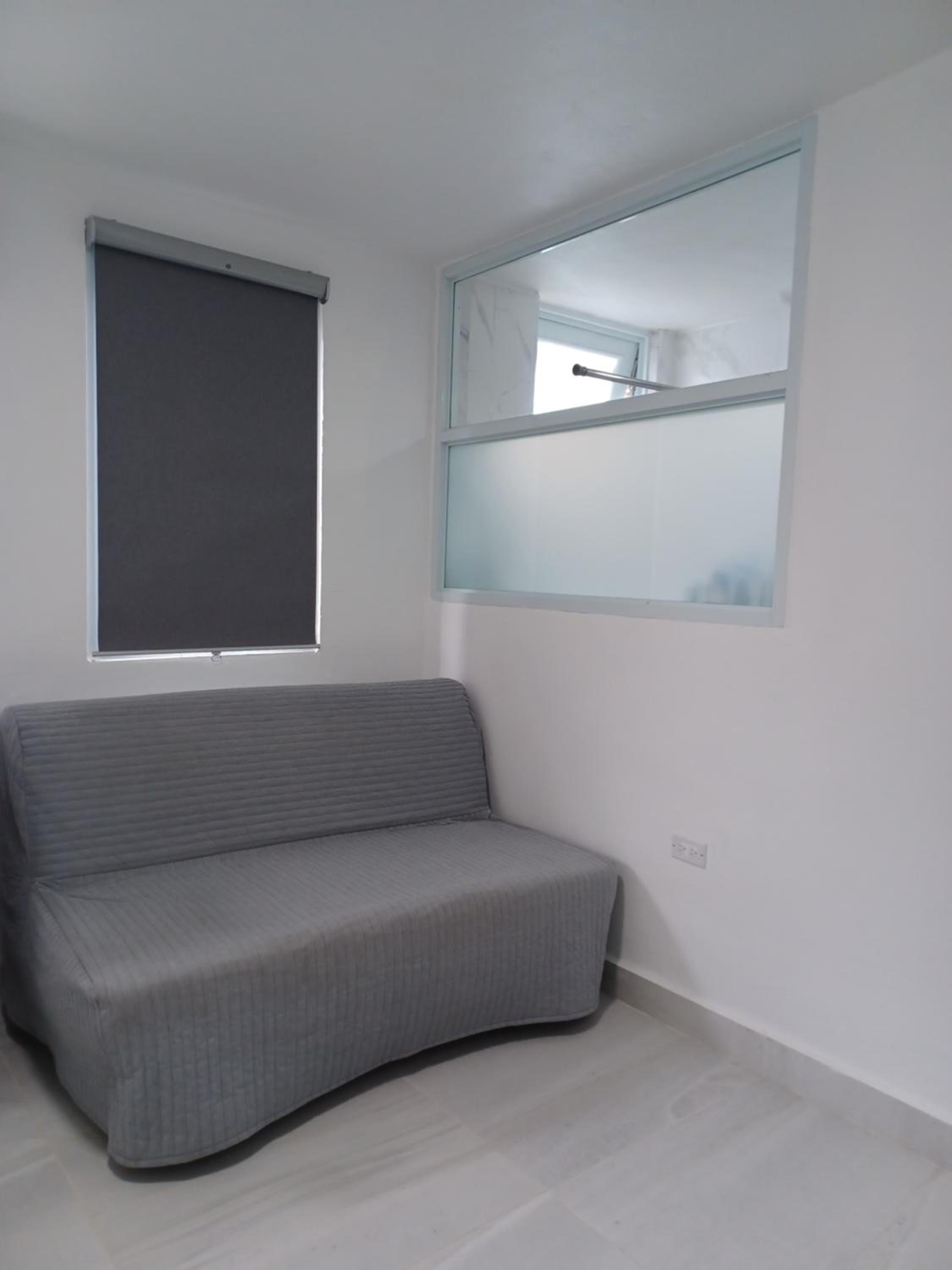 Black & White Comfort Studio view 5