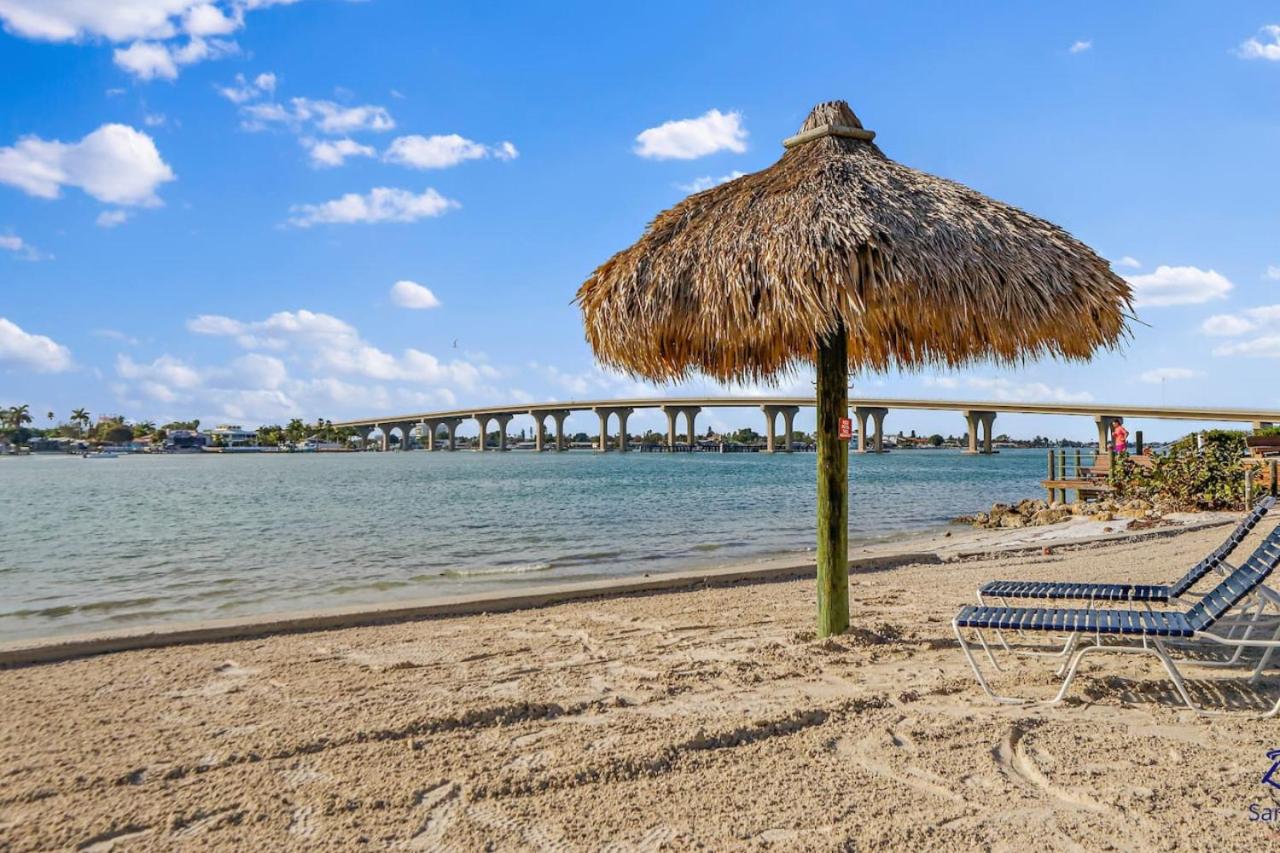 Isla Del Sol Bahia Vista 2nd Floor Corner Unit view 3