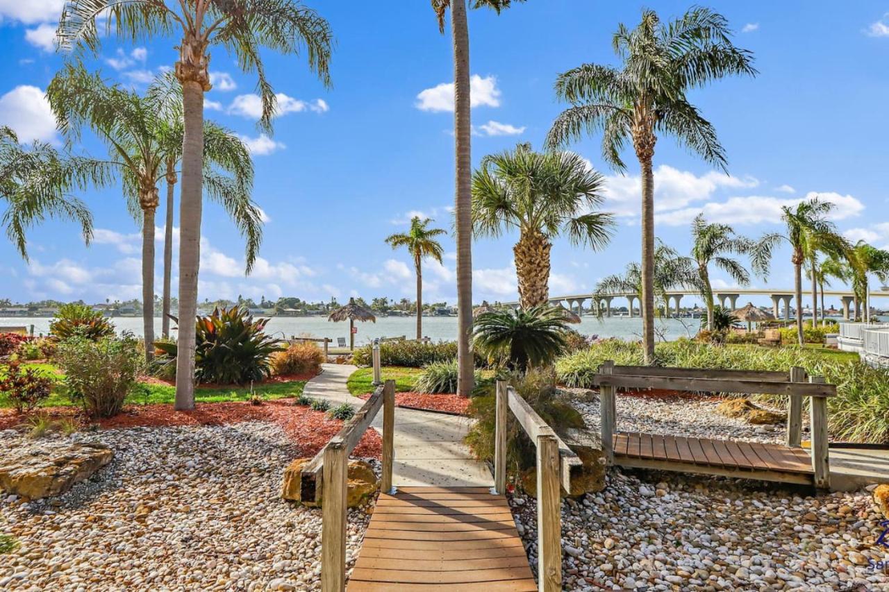 Isla Del Sol Bahia Vista 2nd Floor Corner Unit view 4