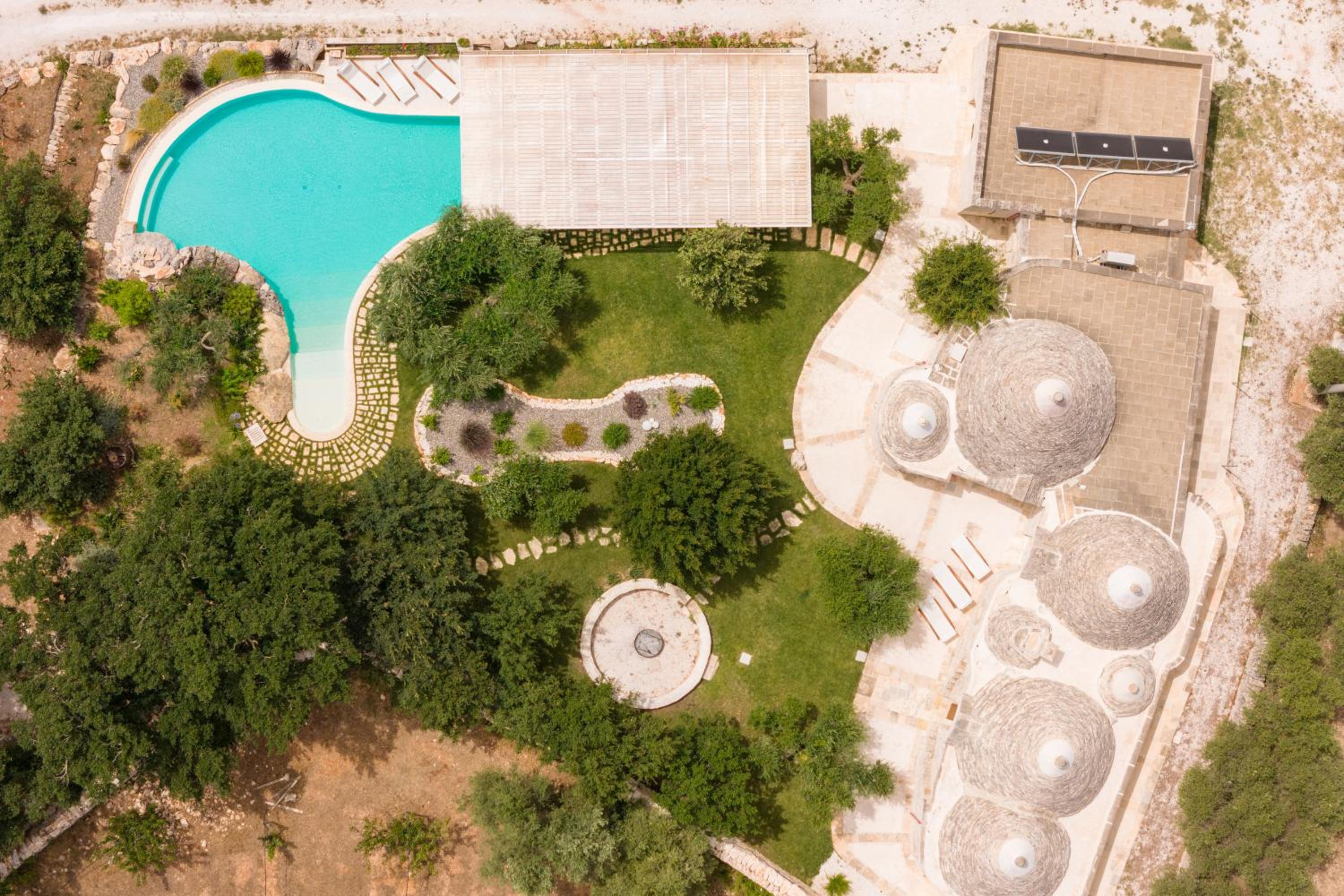 Trulli Petrantiqua con piscina