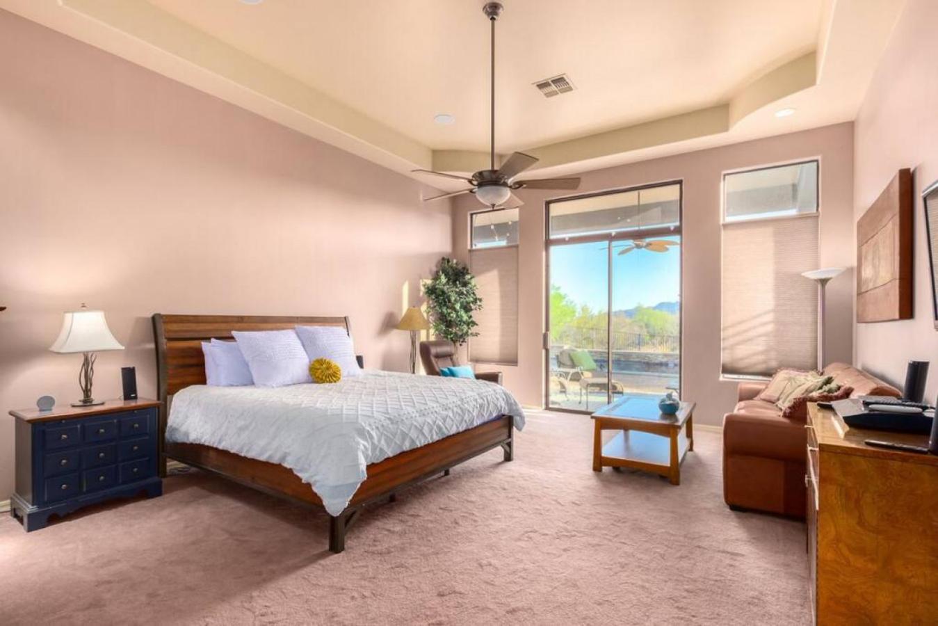 Desert Tranquility 4 Bedroom with Heated Pool