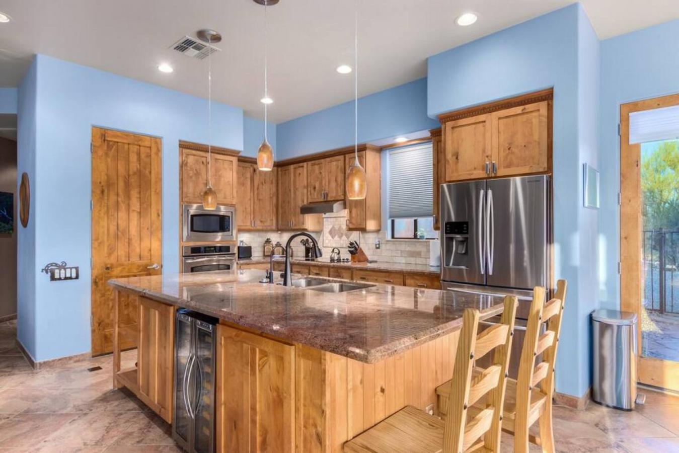 Desert Tranquility 4 Bedroom with Heated Pool