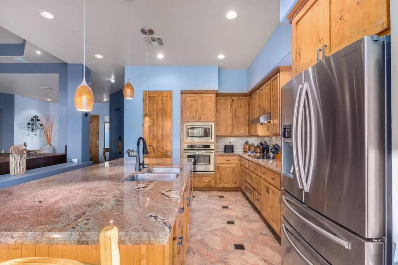 Desert Tranquility 4 Bedroom with Heated Pool
