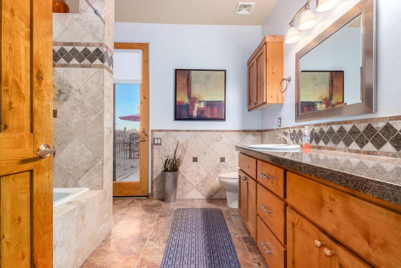 Desert Tranquility 4 Bedroom with Heated Pool