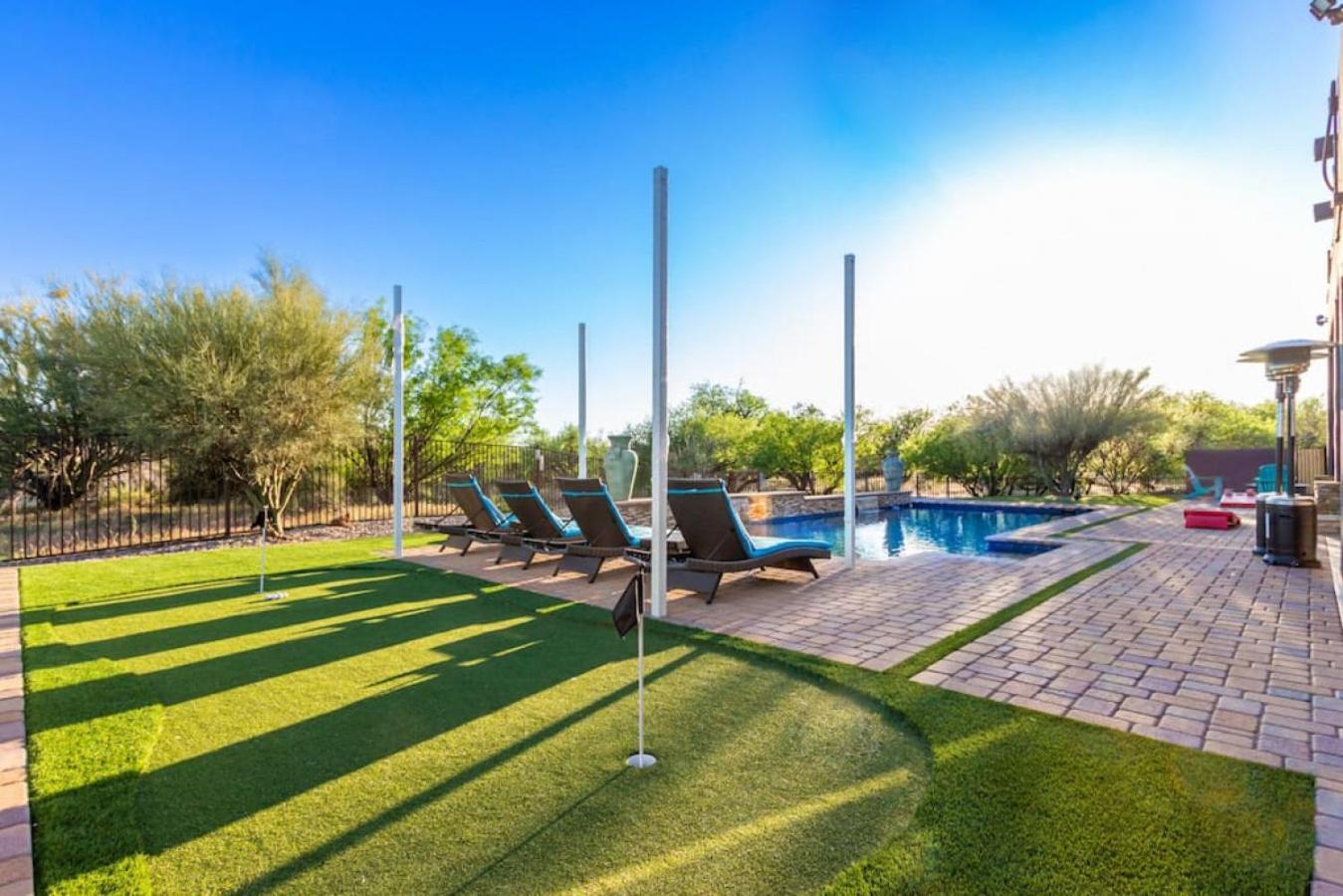 Desert Tranquility 4 Bedroom with Heated Pool