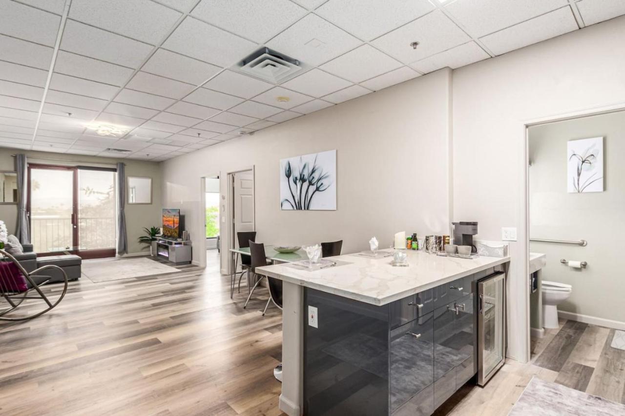 New Fountain Hills Suite On The Avenue 2Bed 2Bath view 4