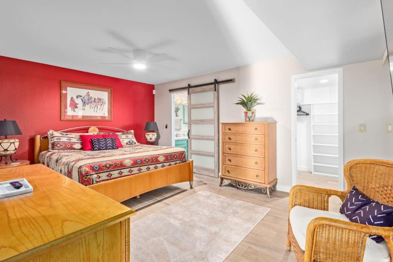Vibrant 4 Bedroom with Pool and Spa view 5