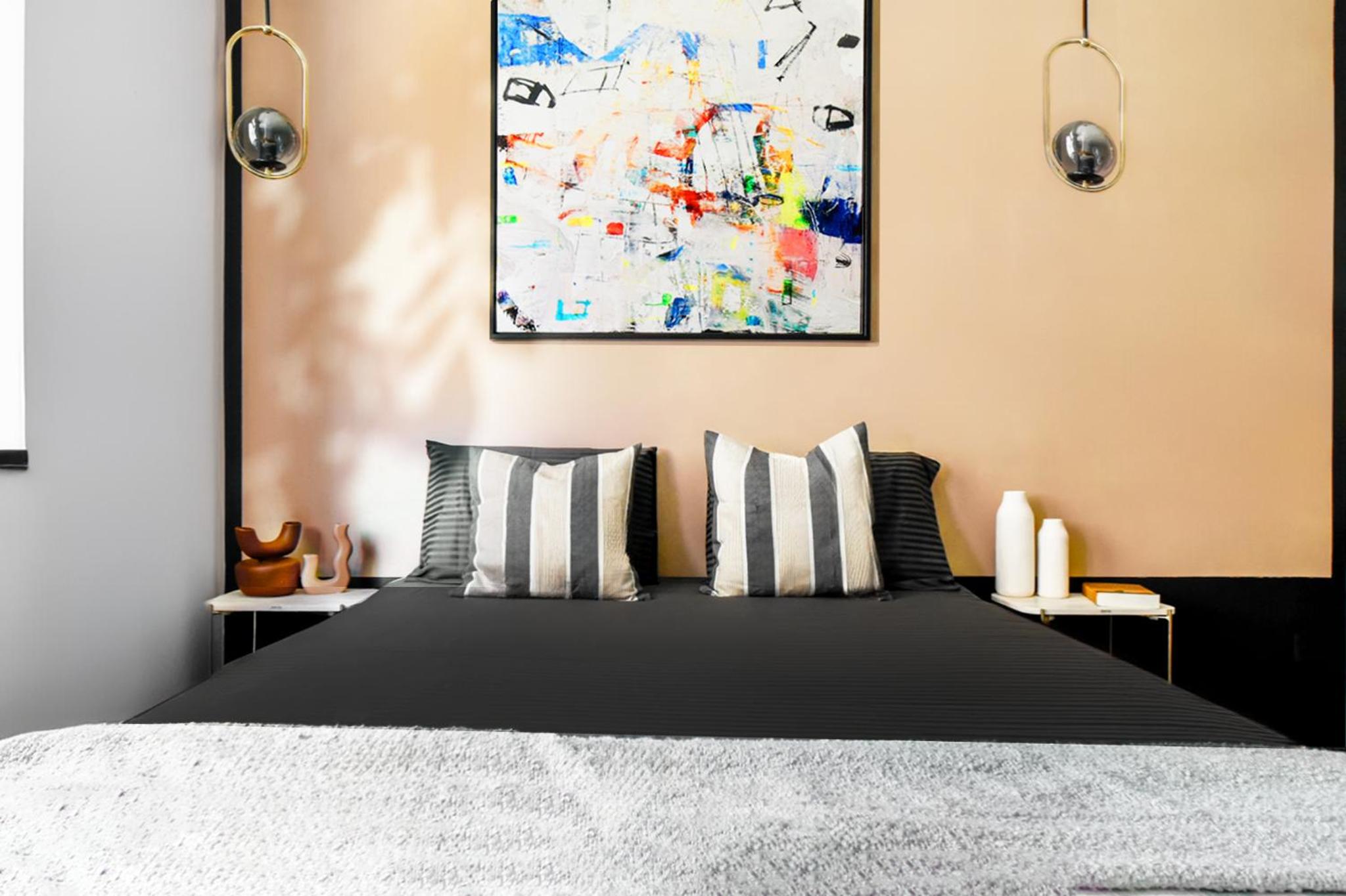 Duplex - Main Street Area - AC - Netflix - Desk