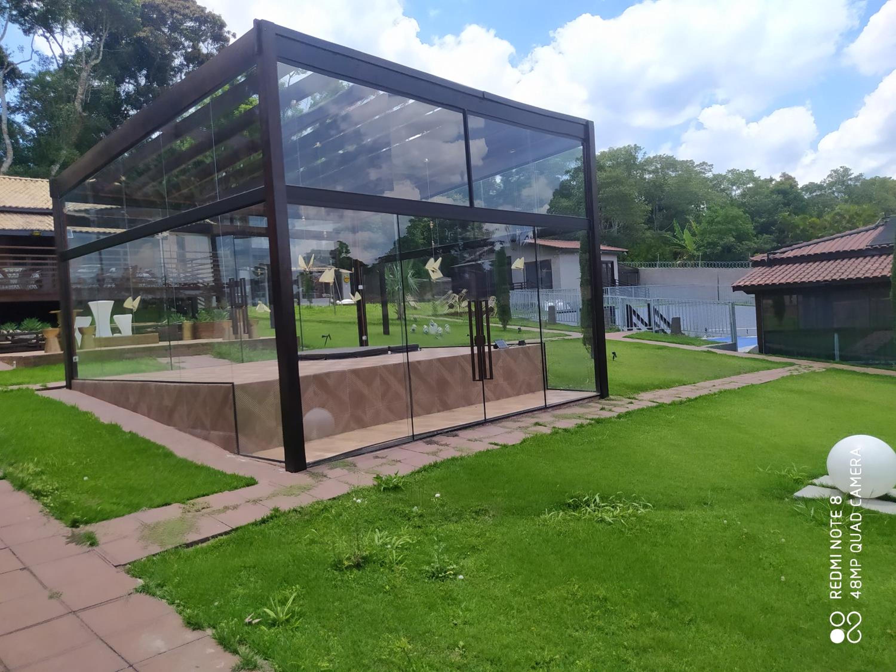 LOFT DE VIDRO ao lado do ANIMÁLIA PARK COTIA