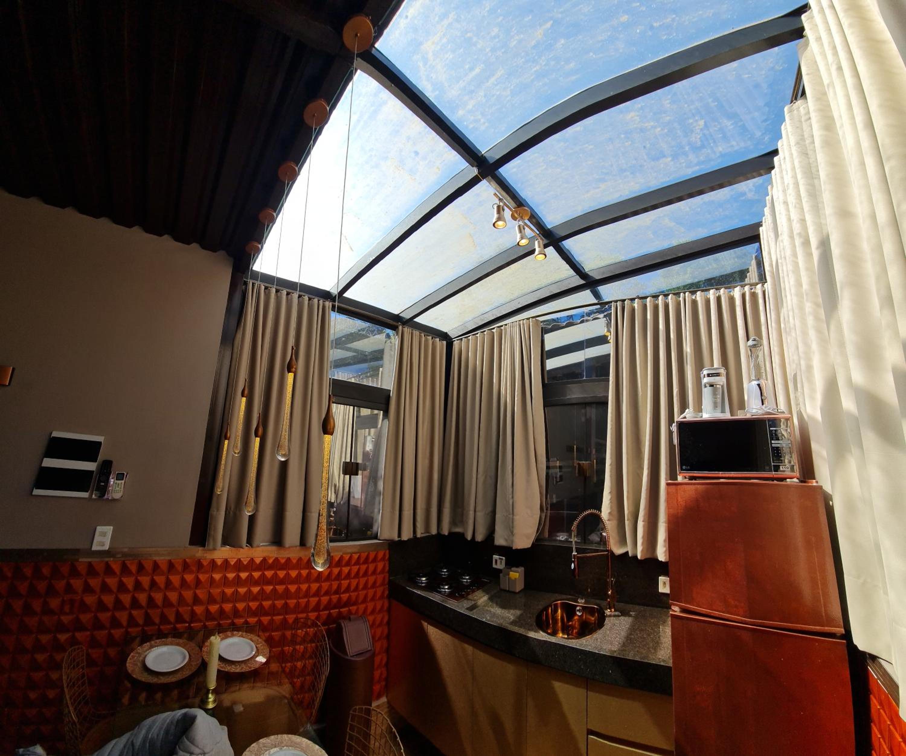 LOFT DE VIDRO ao lado do ANIMÁLIA PARK COTIA