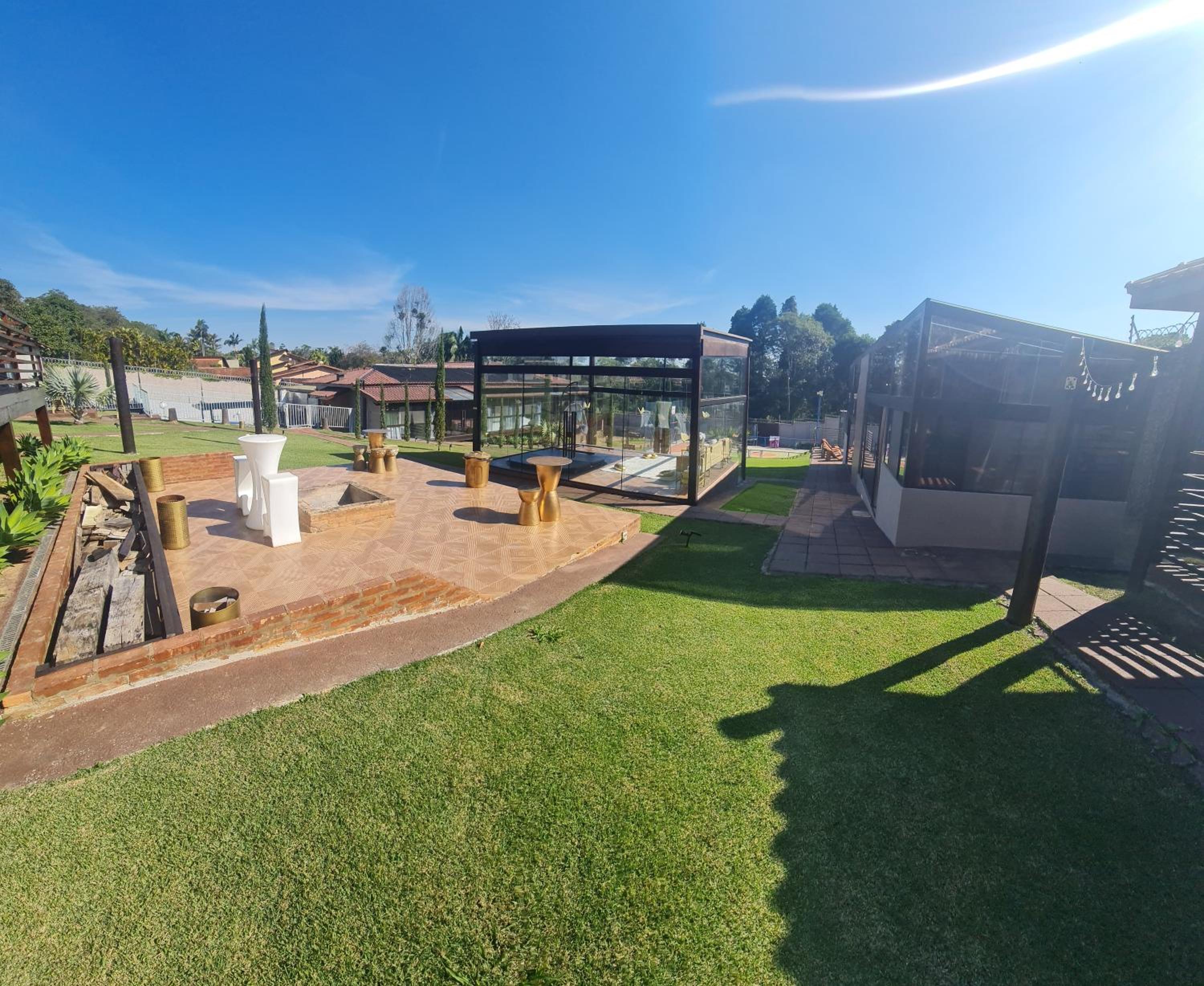 LOFT DE VIDRO ao lado do ANIMÁLIA PARK COTIA