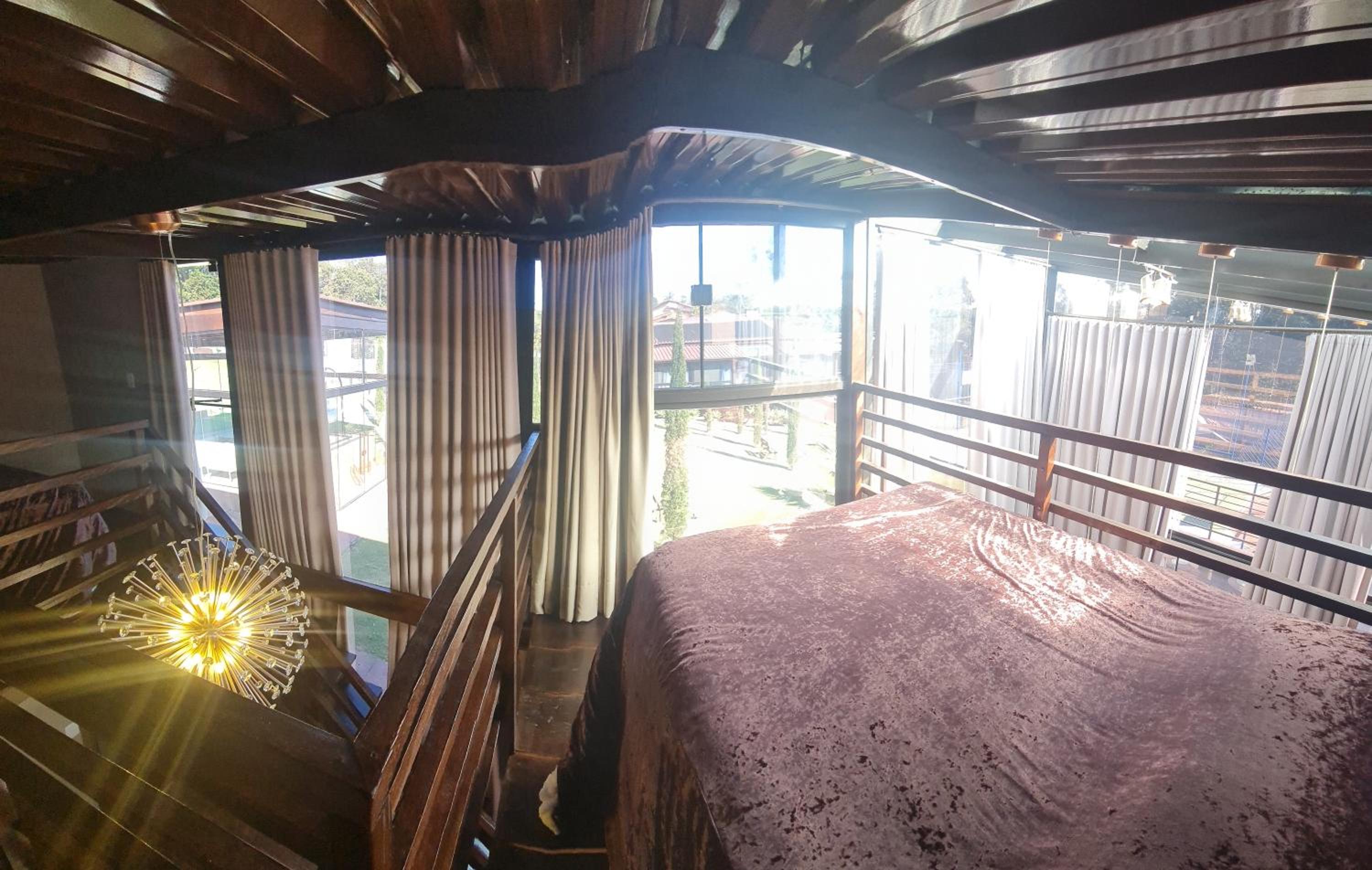 LOFT DE VIDRO ao lado do ANIMÁLIA PARK COTIA