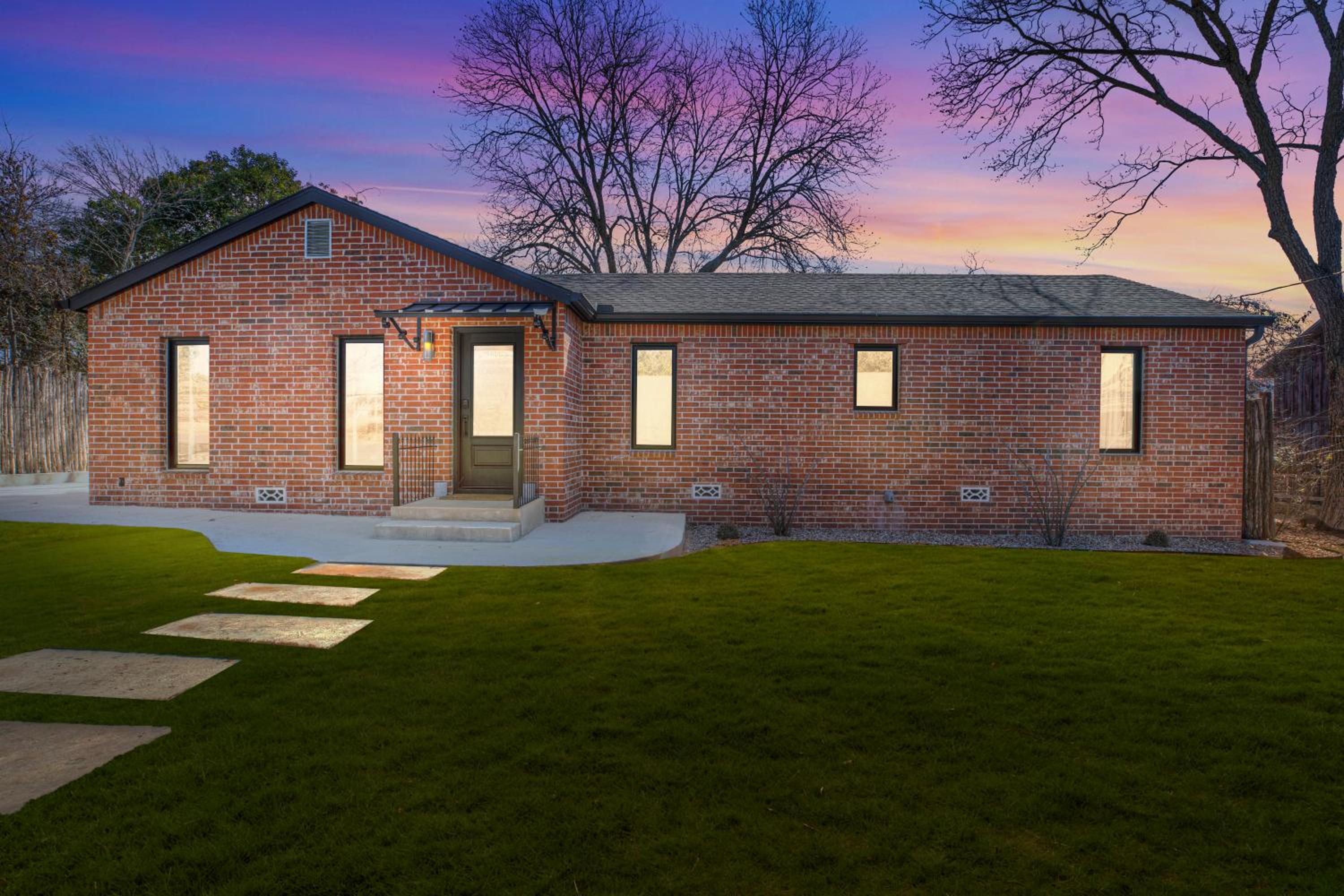 Alcove: Steps to Main St-High End Home w/Hot-tub! view 3