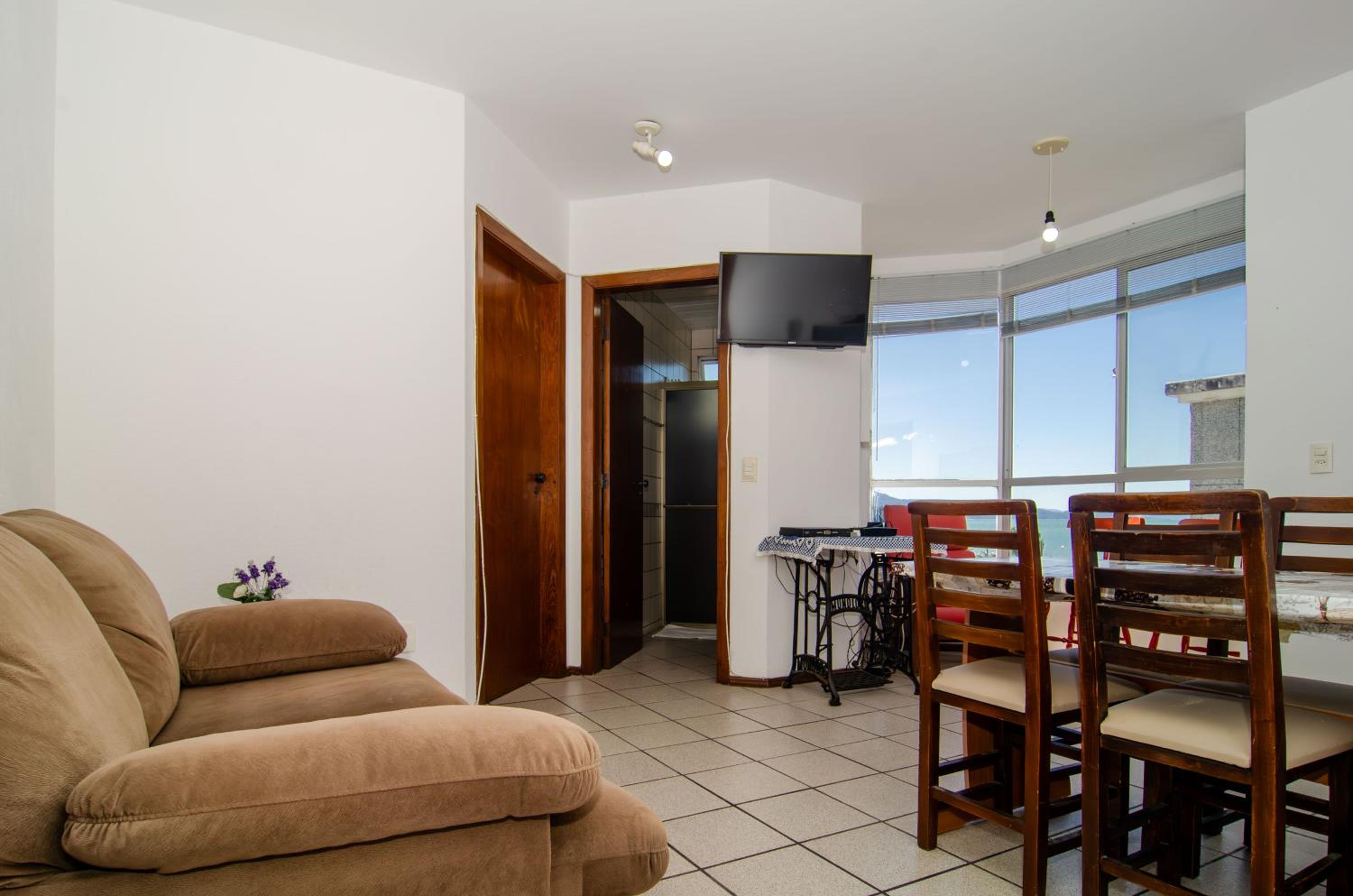 Na quadra da Praia, Vista Mar, Canasvieiras MF1490