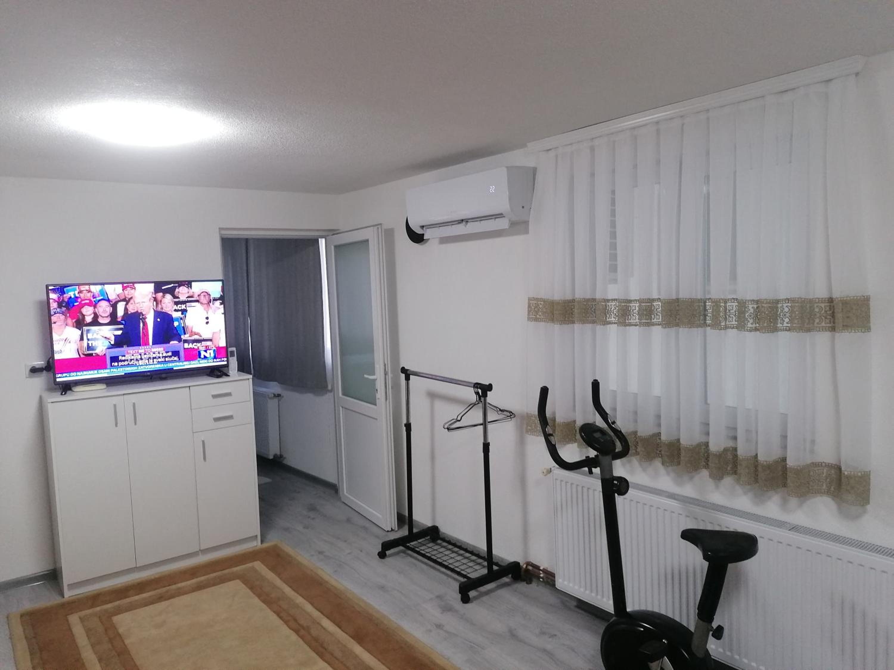 Apartman Royal sa GARAŽOM i KLIMOM