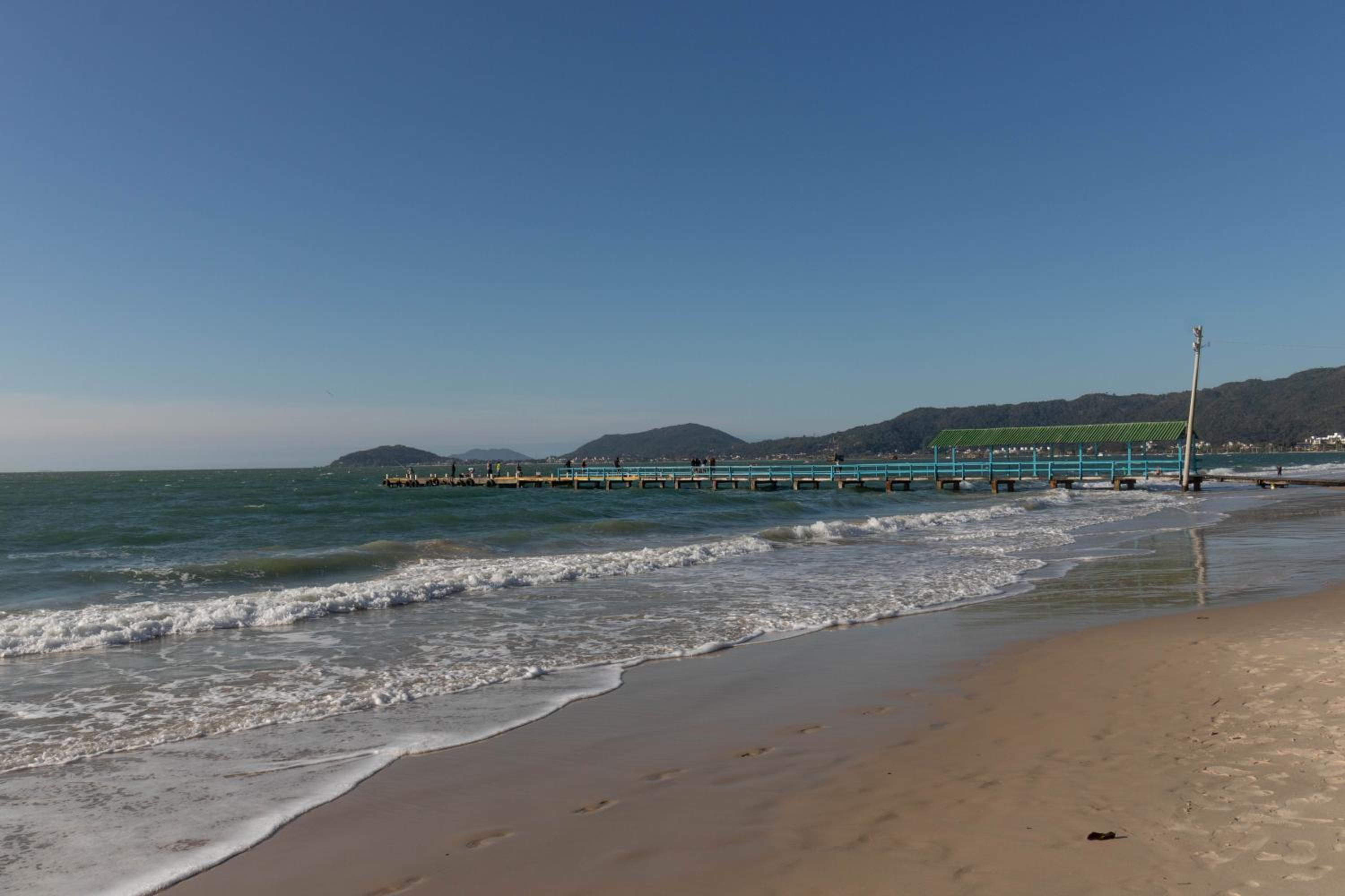 2 suítes a 400m da Praia de Canasvieiras MK6528