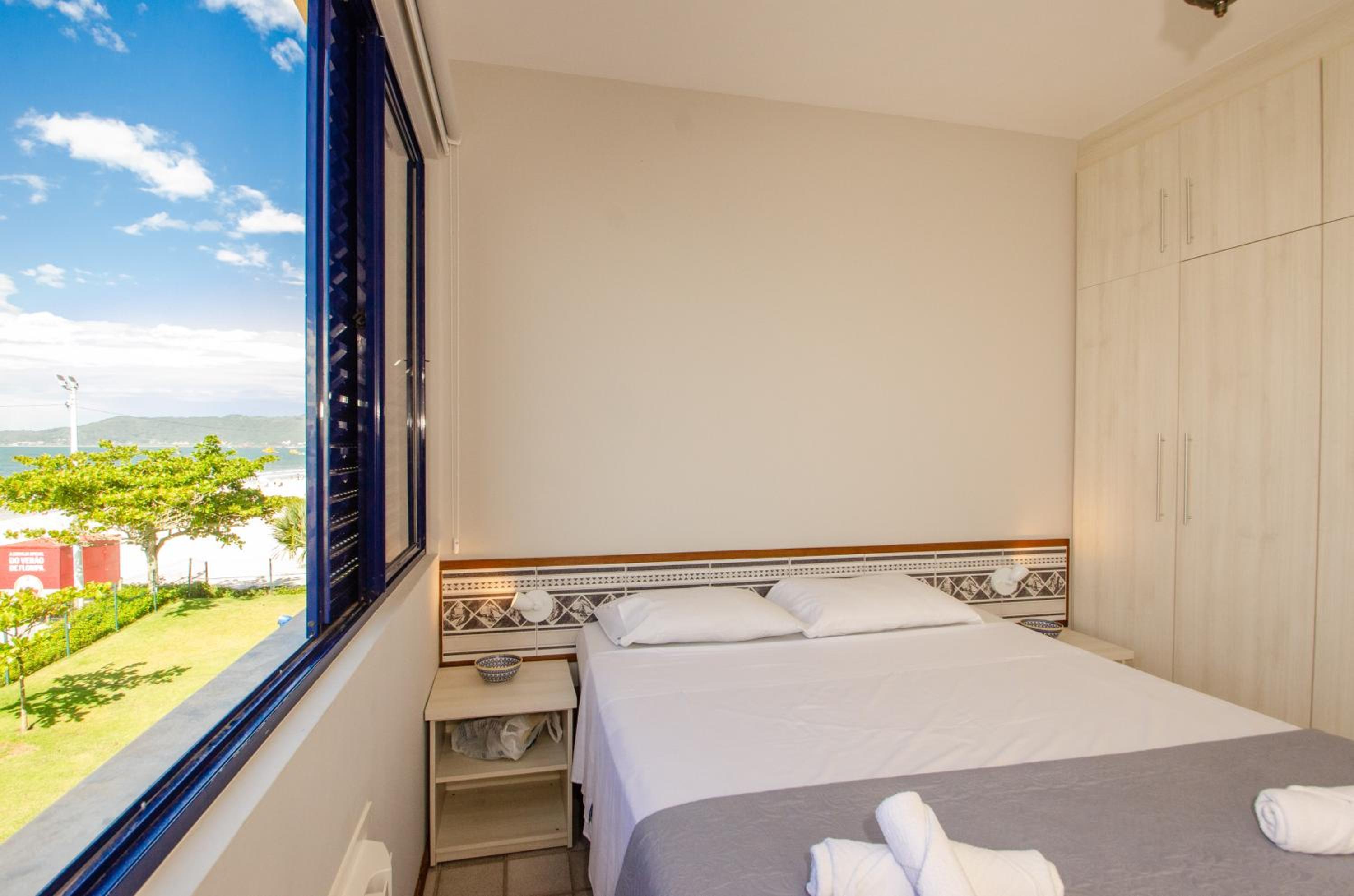 Apartamento frente mar em Canasvieiras N1177
