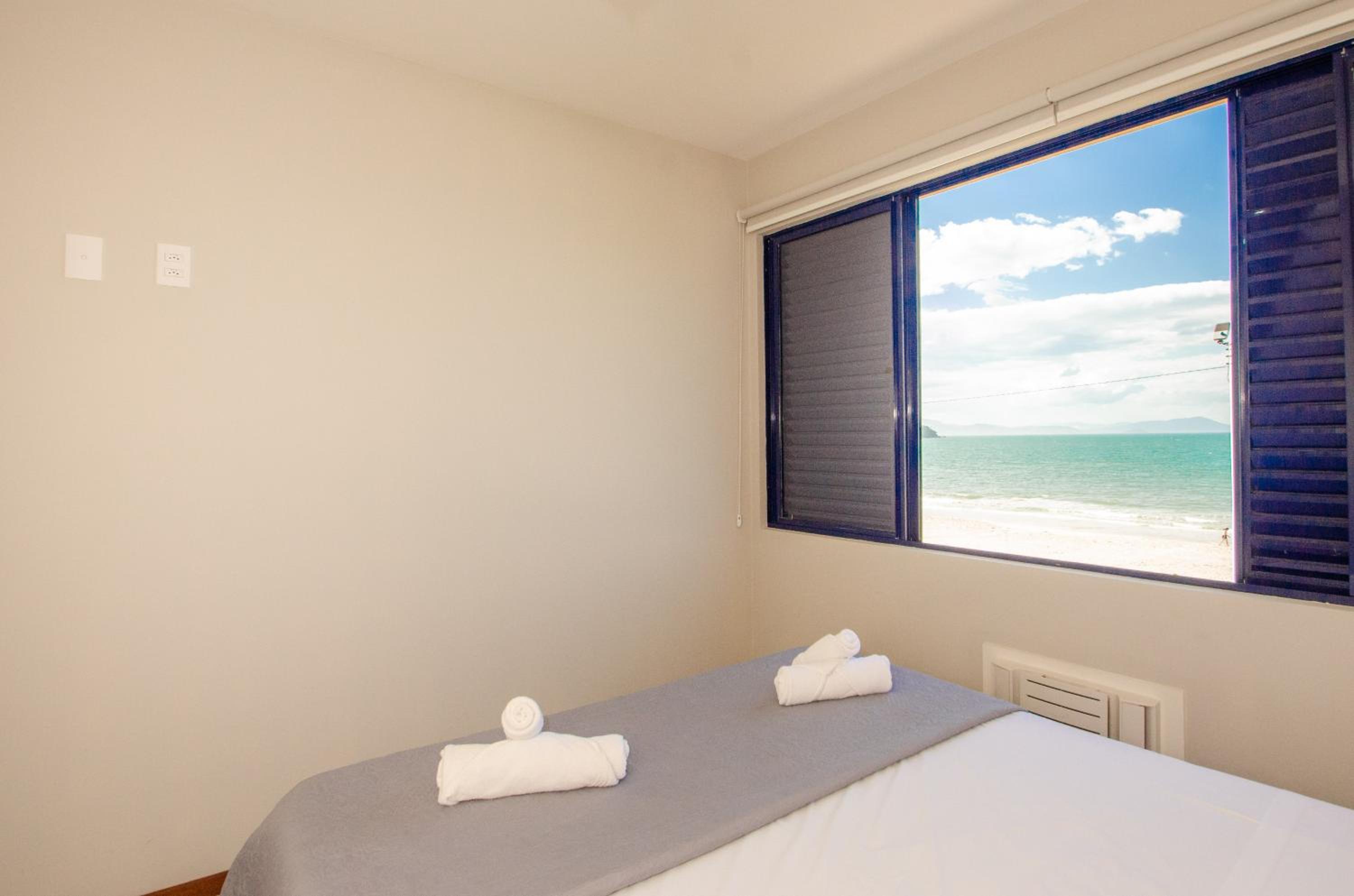 Apartamento frente mar em Canasvieiras N1177