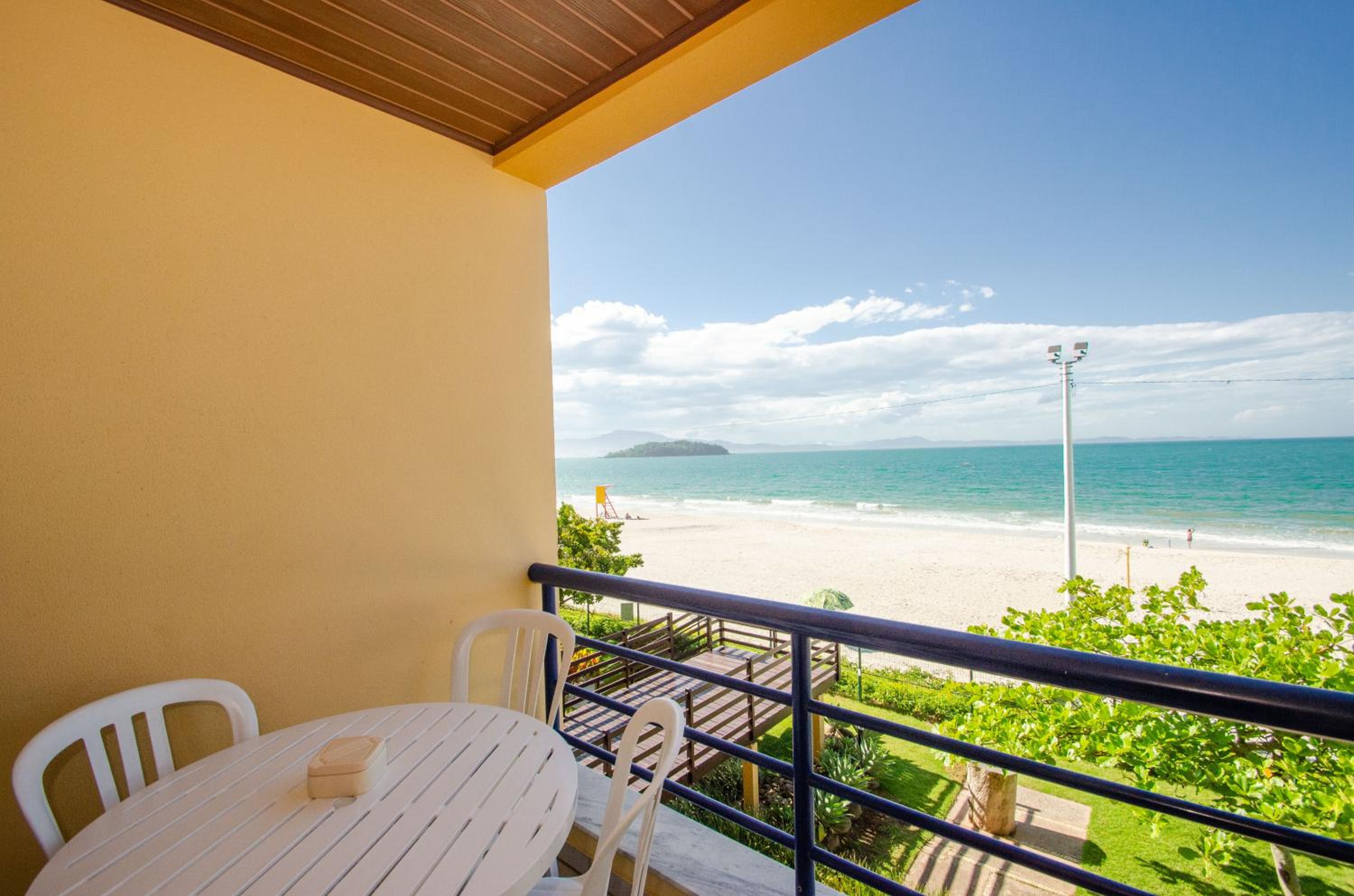 Apartamento frente mar em Canasvieiras N1177