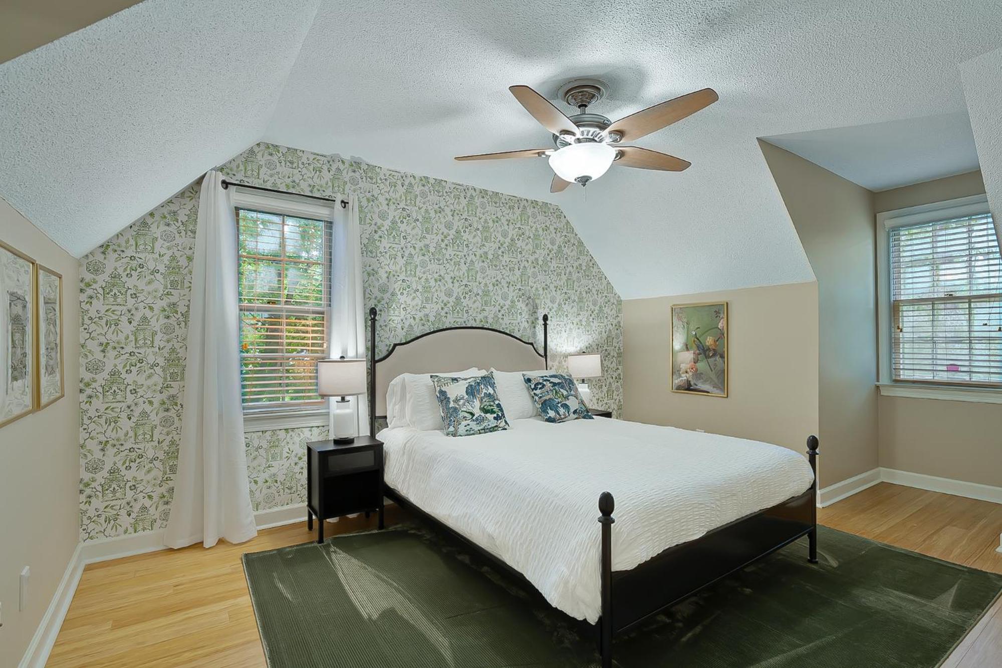 Cozy 4bd Home - NC State & Airport nearby view 2