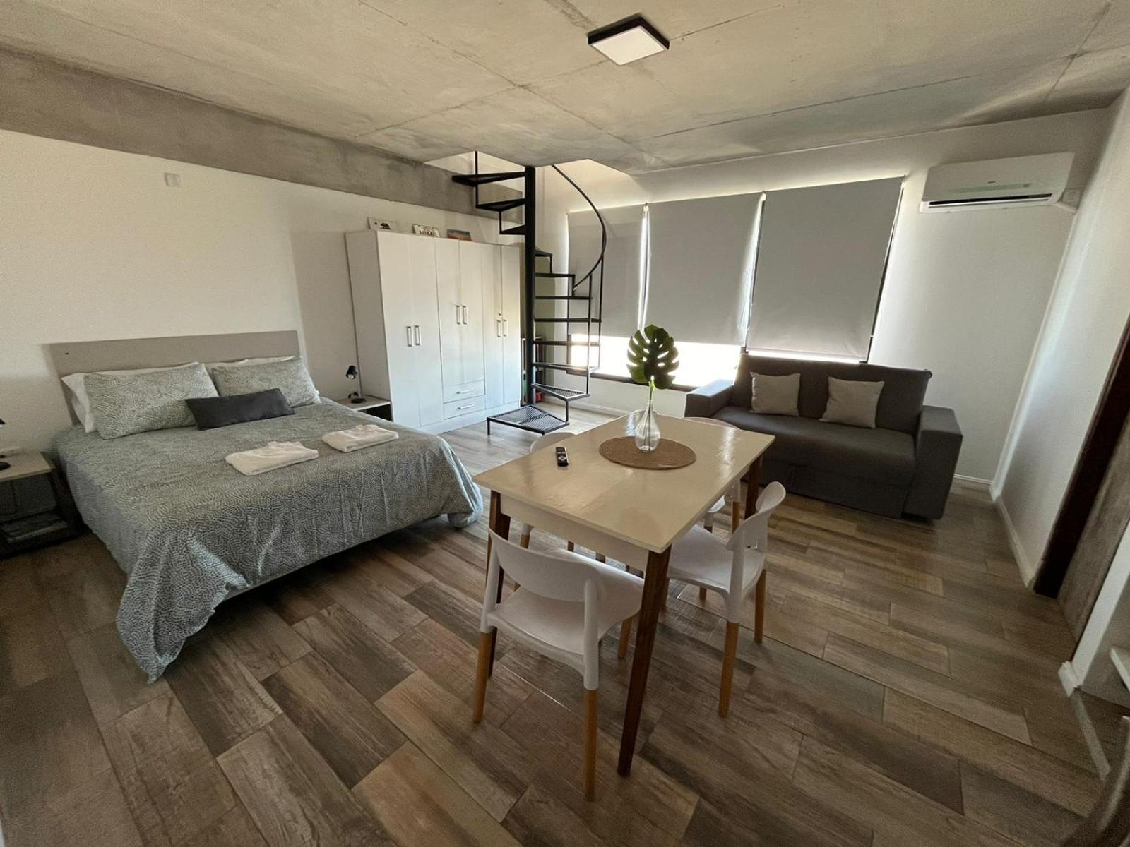 Hotel Monoambiente vista lateral en Pinamar - Image 1