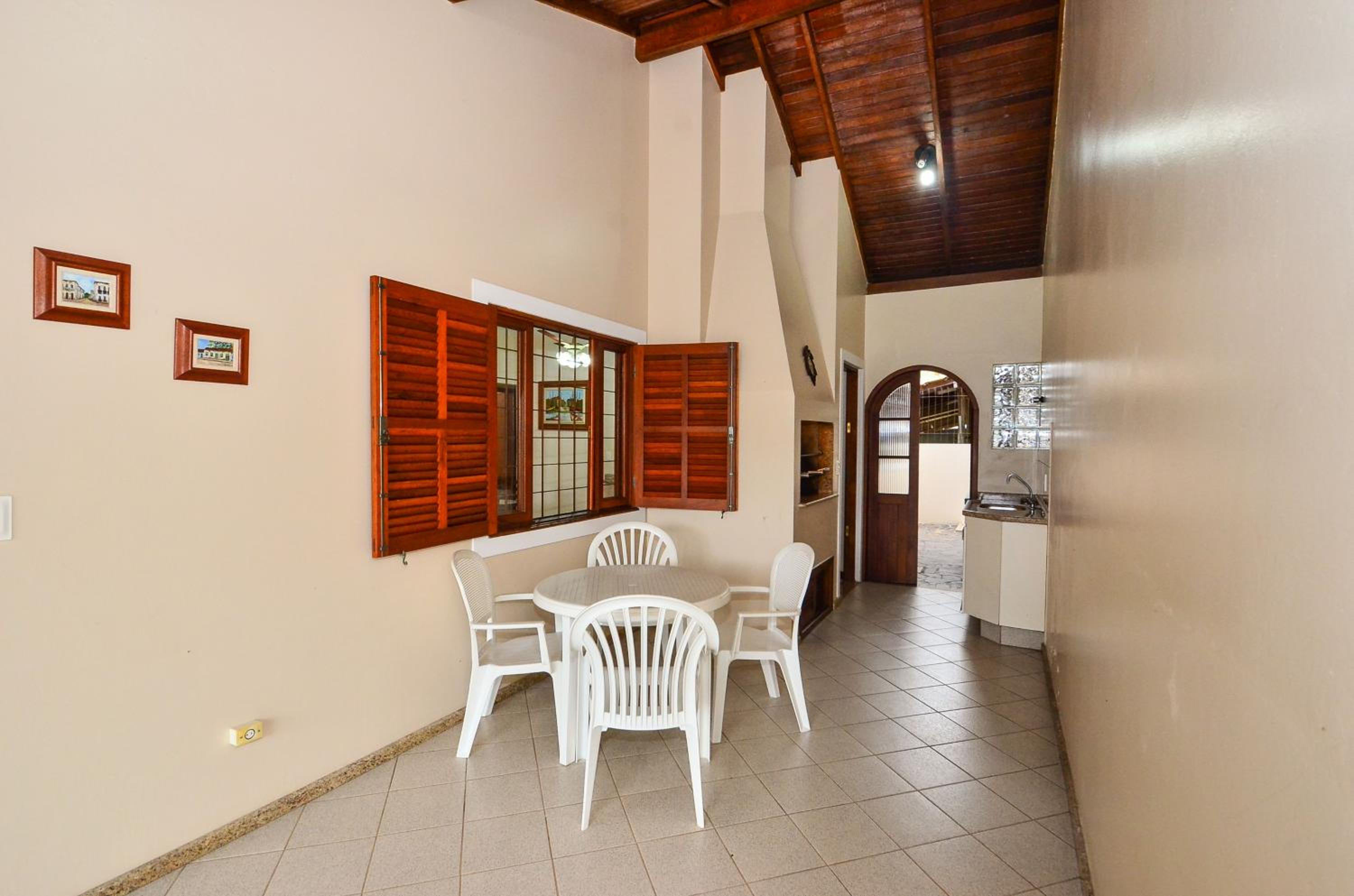 Casa 50 mts da praia em Canajurê N1375