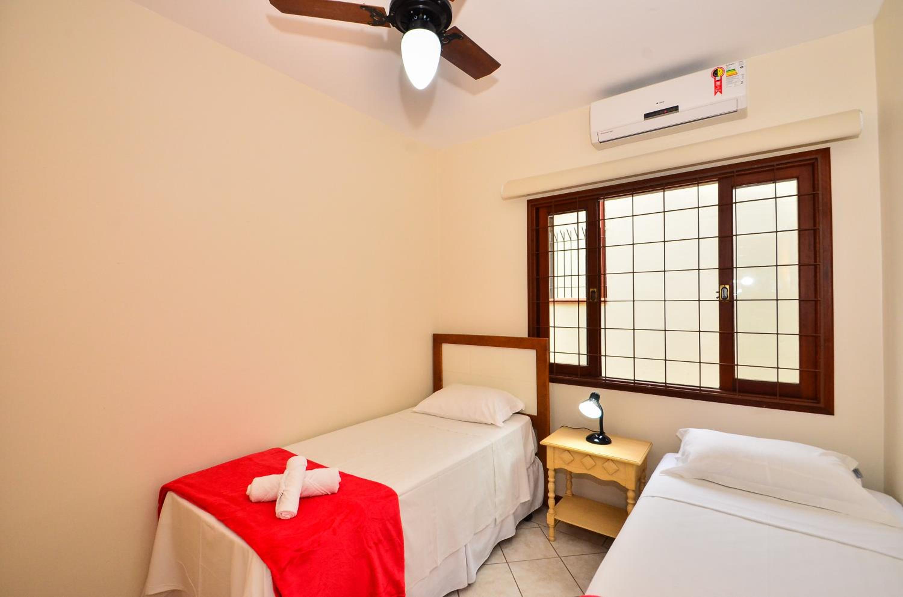 Casa 50 mts da praia em Canajurê N1375