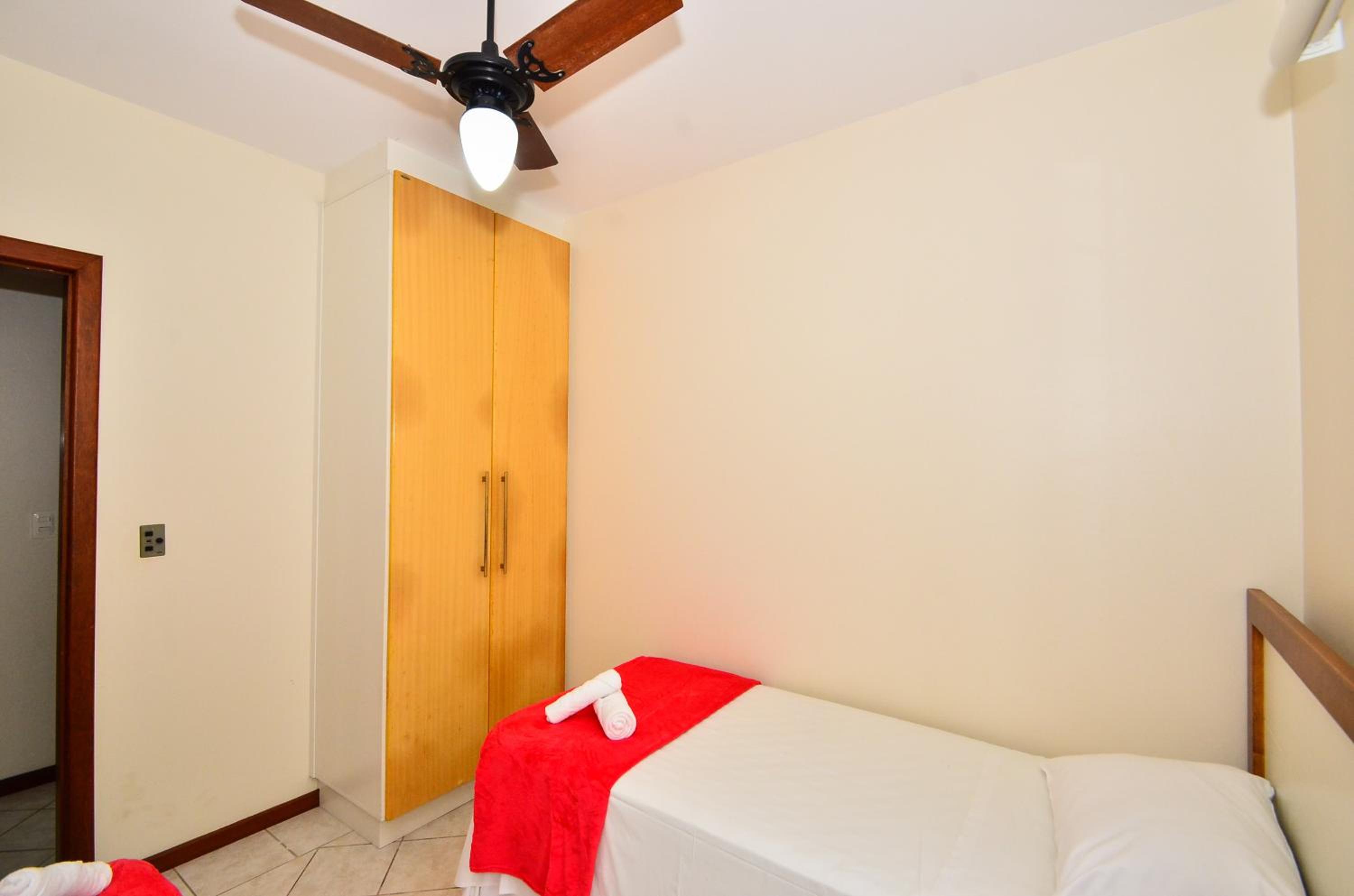 Casa 50 mts da praia em Canajurê N1375