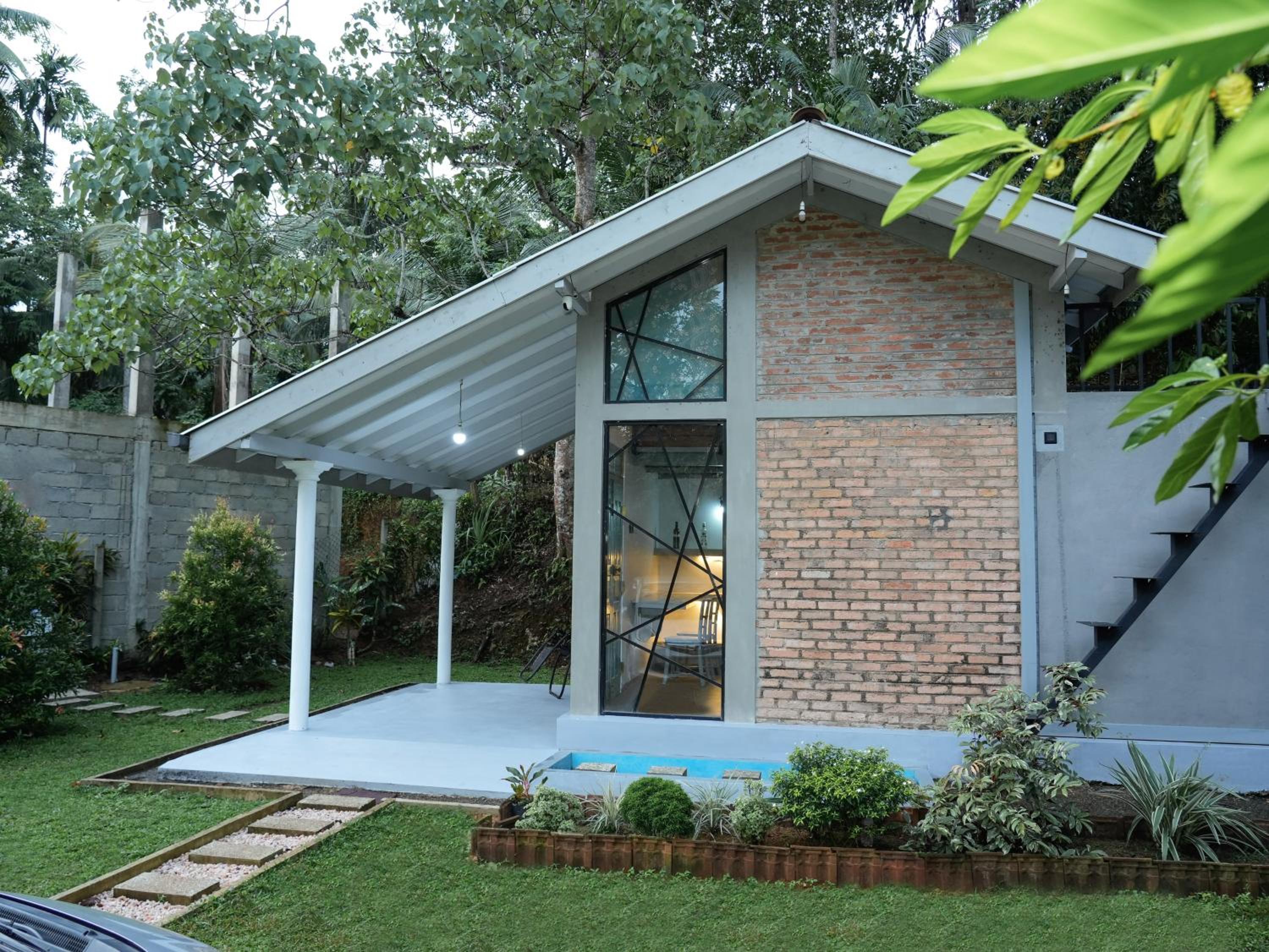 Lush EcoScape Galle