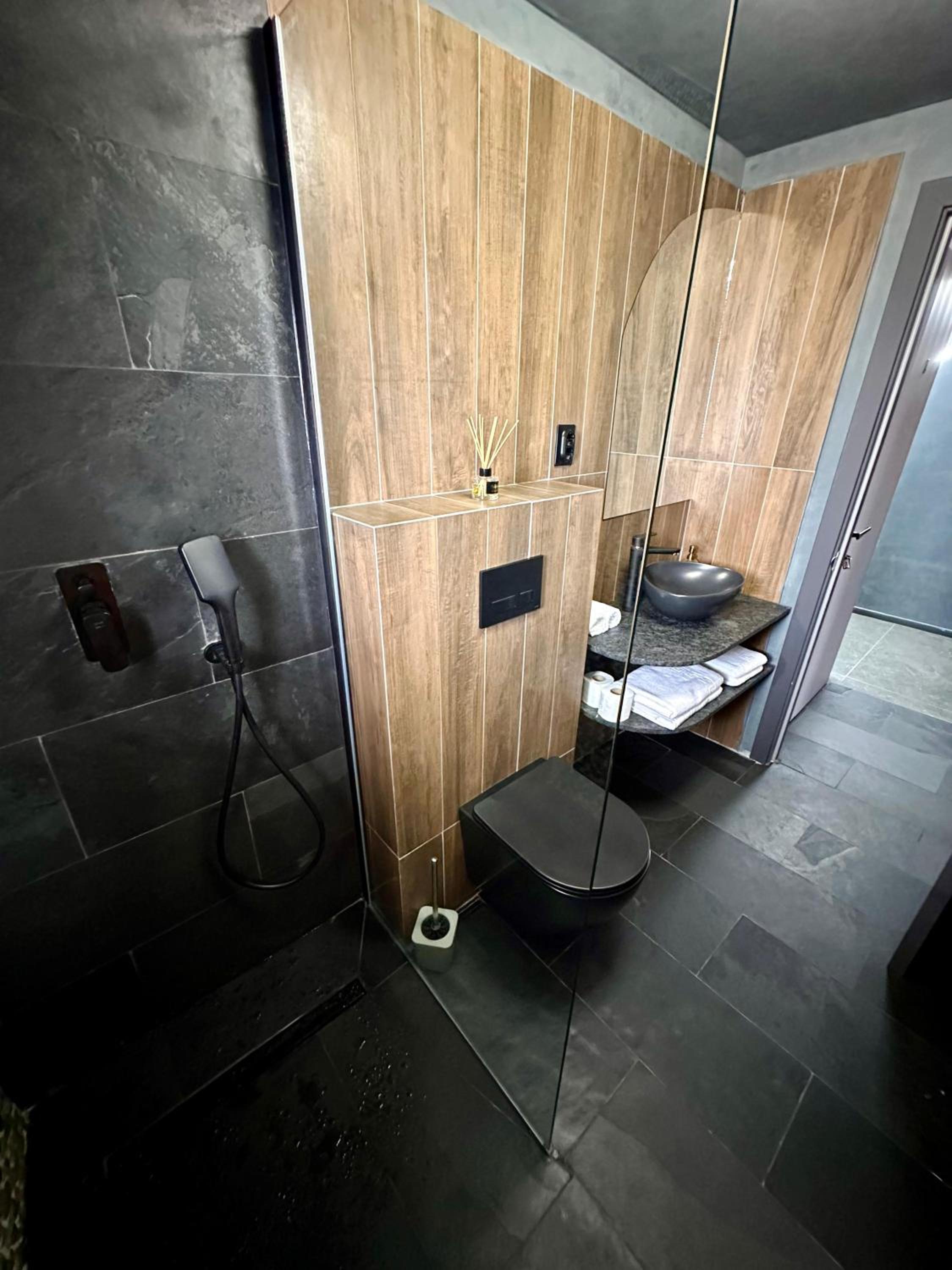 Prestige House Delux