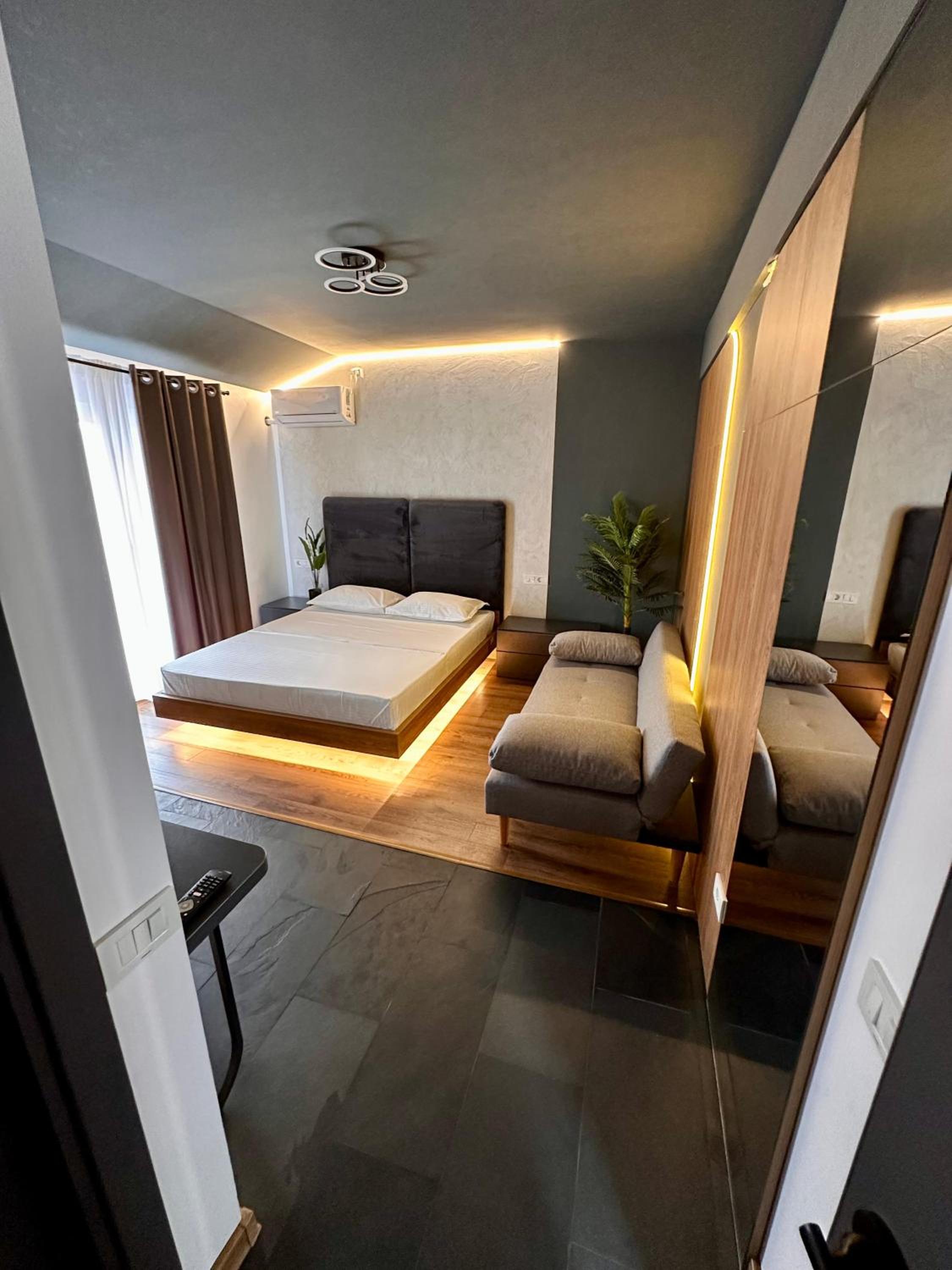 Prestige House Delux
