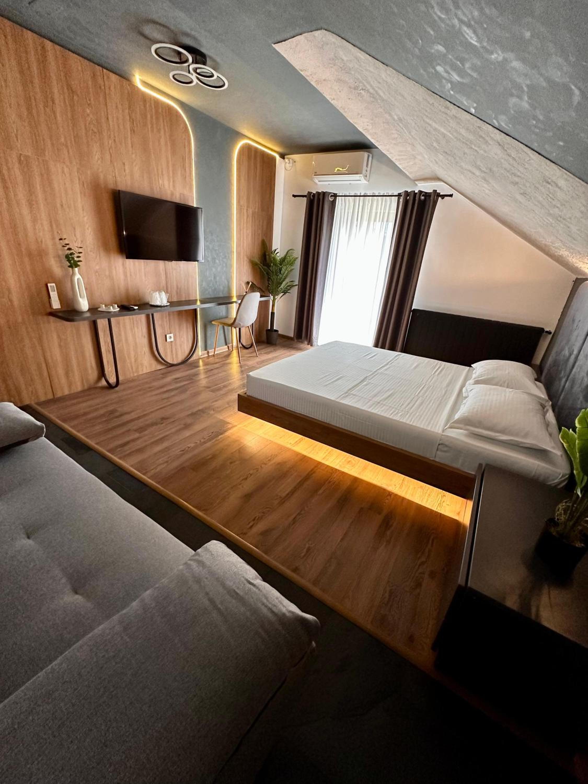 Prestige House Delux