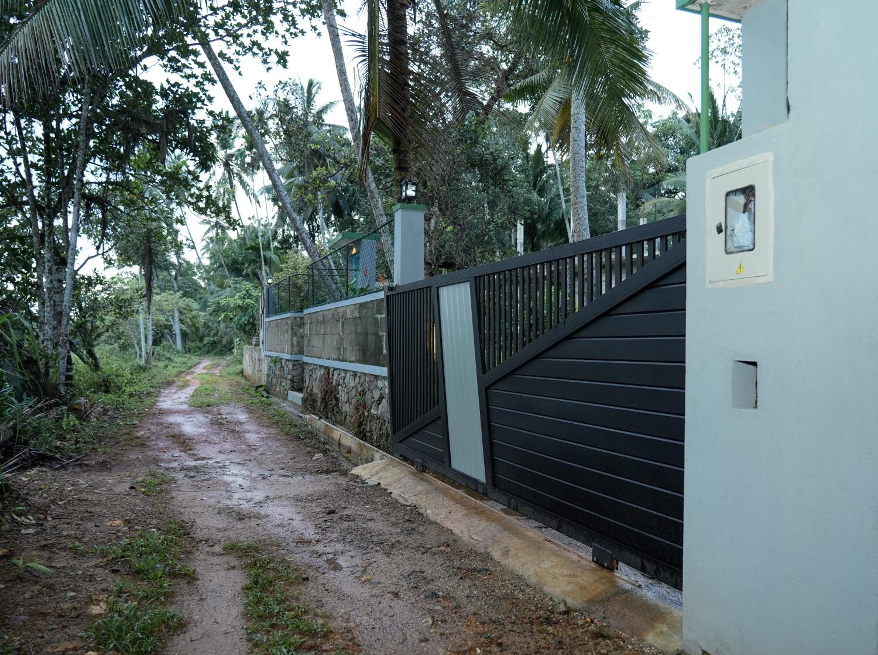 Lush EcoScape Galle