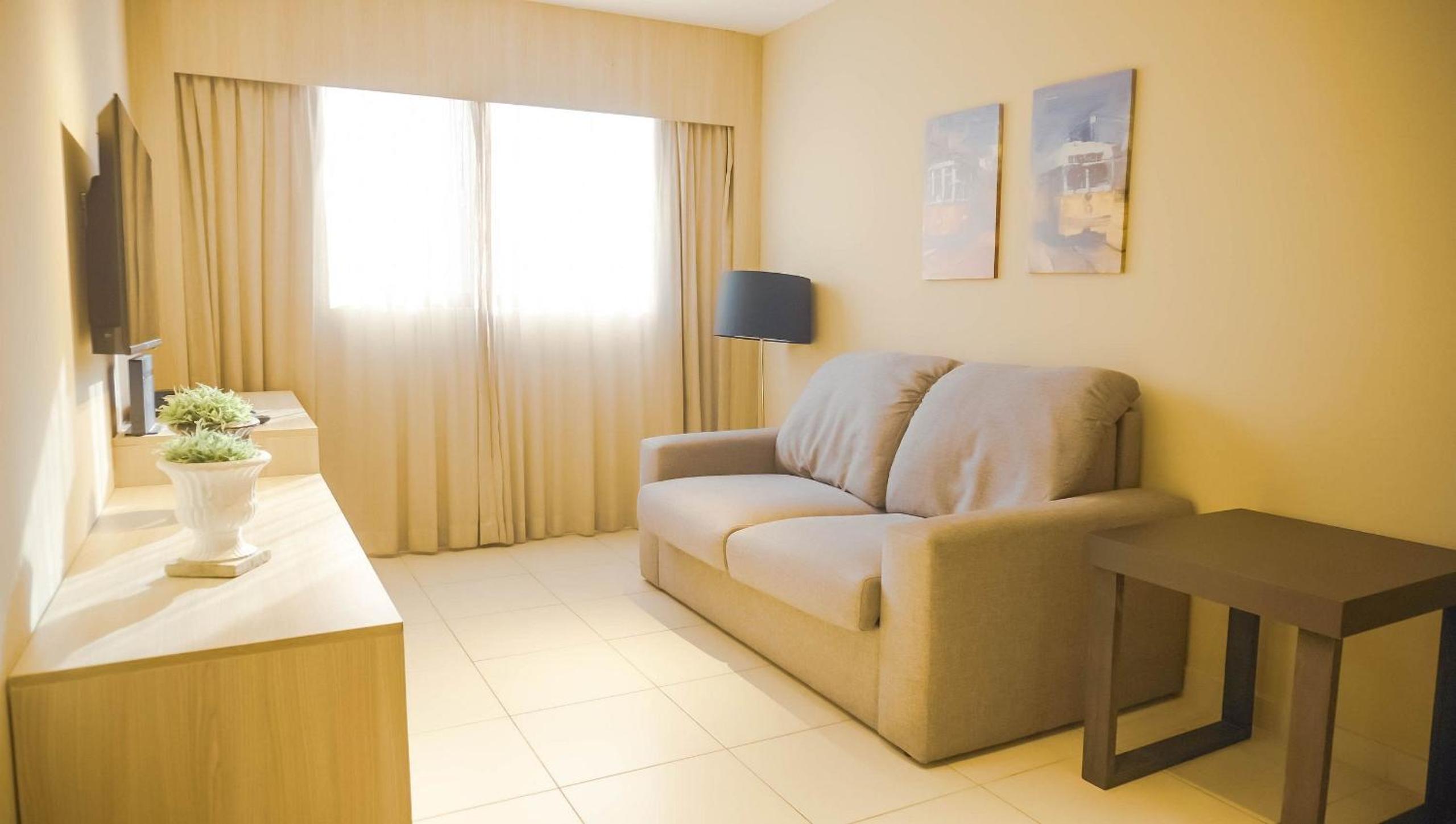 Beach Class Convention - Flats em Boa Viagem por Yolo