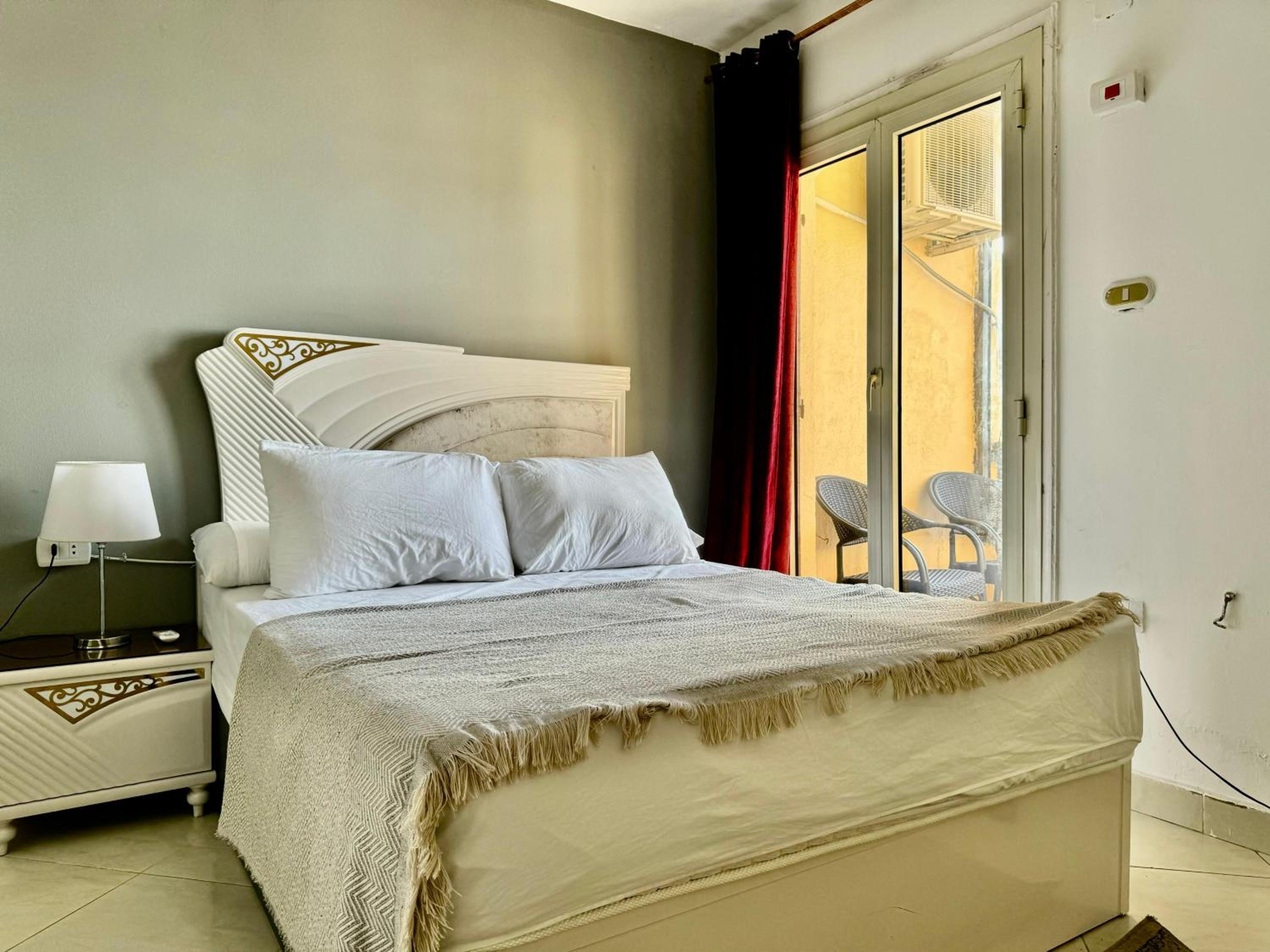 ALEX HOMES - Sporting Cozy Apartments with Direct Sea View view 5