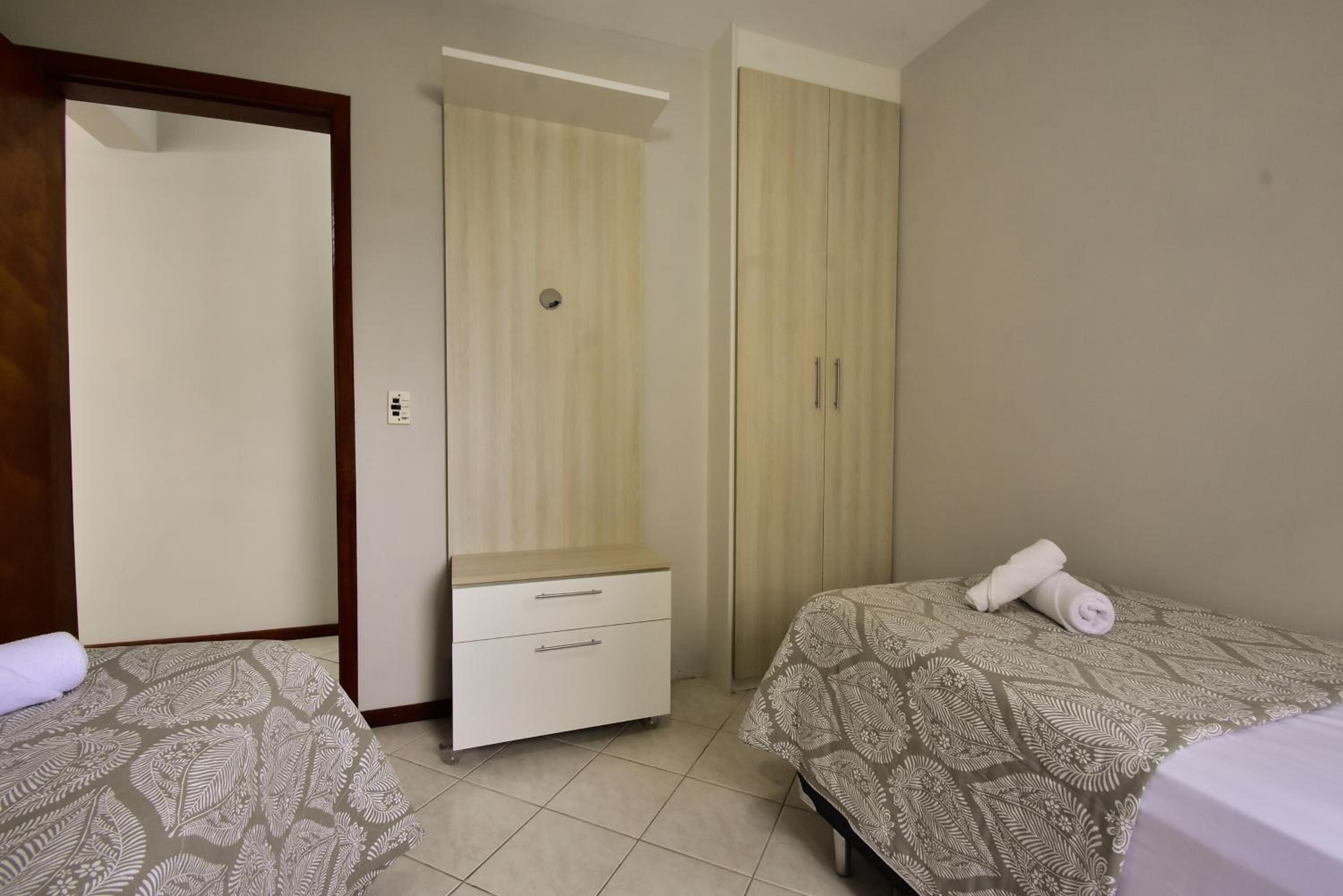 Apto 2 quartos a 180m da Praia de Canavieiras N286