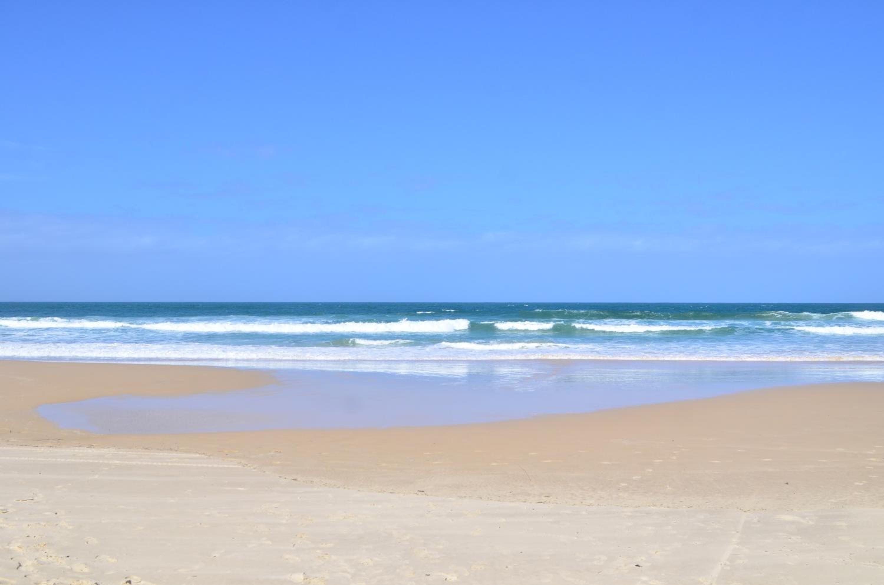 Água Azul, Condomínio 1 quadra da Praia Brava N396