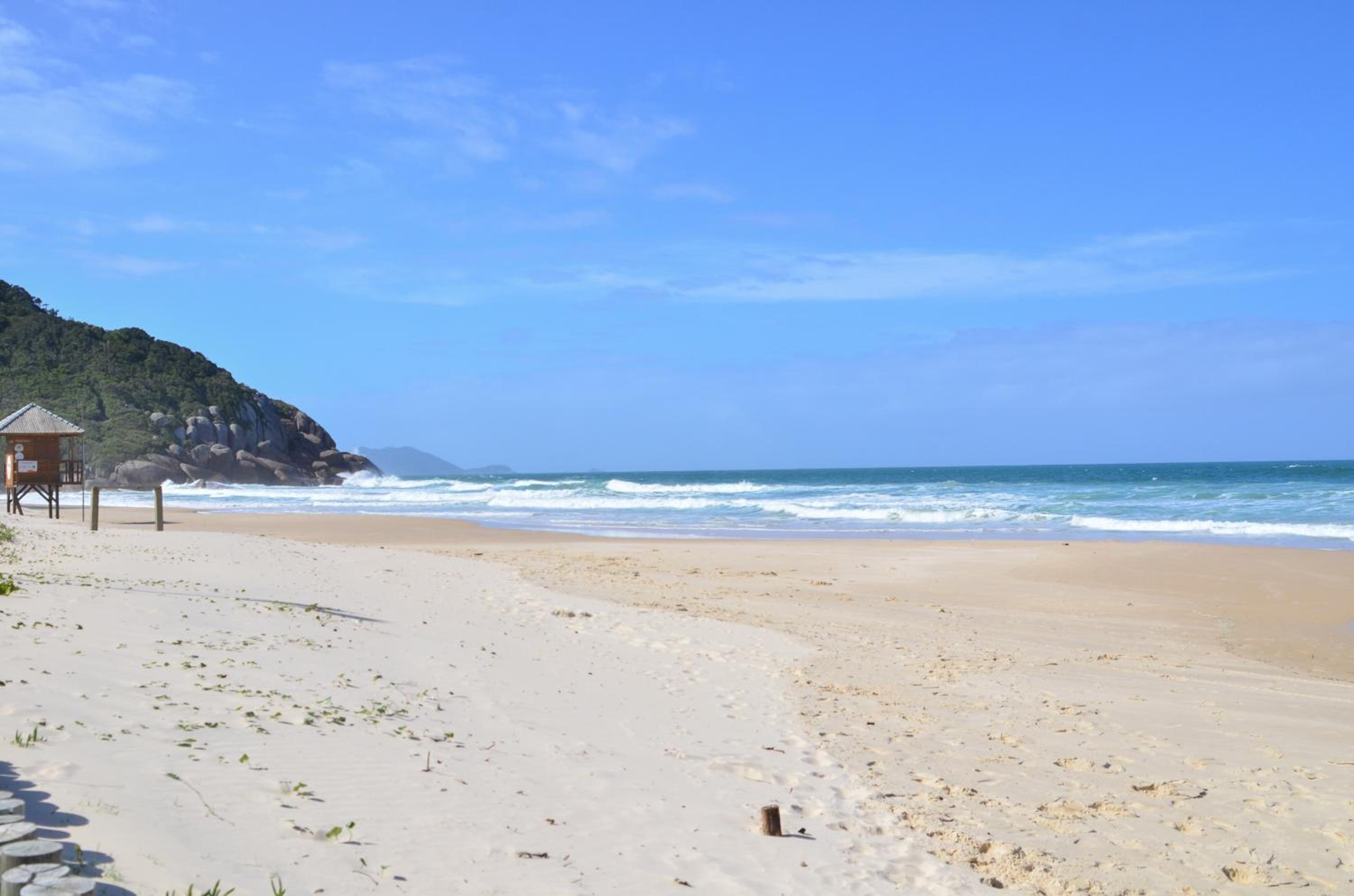 Água Azul, Condomínio 1 quadra da Praia Brava N396