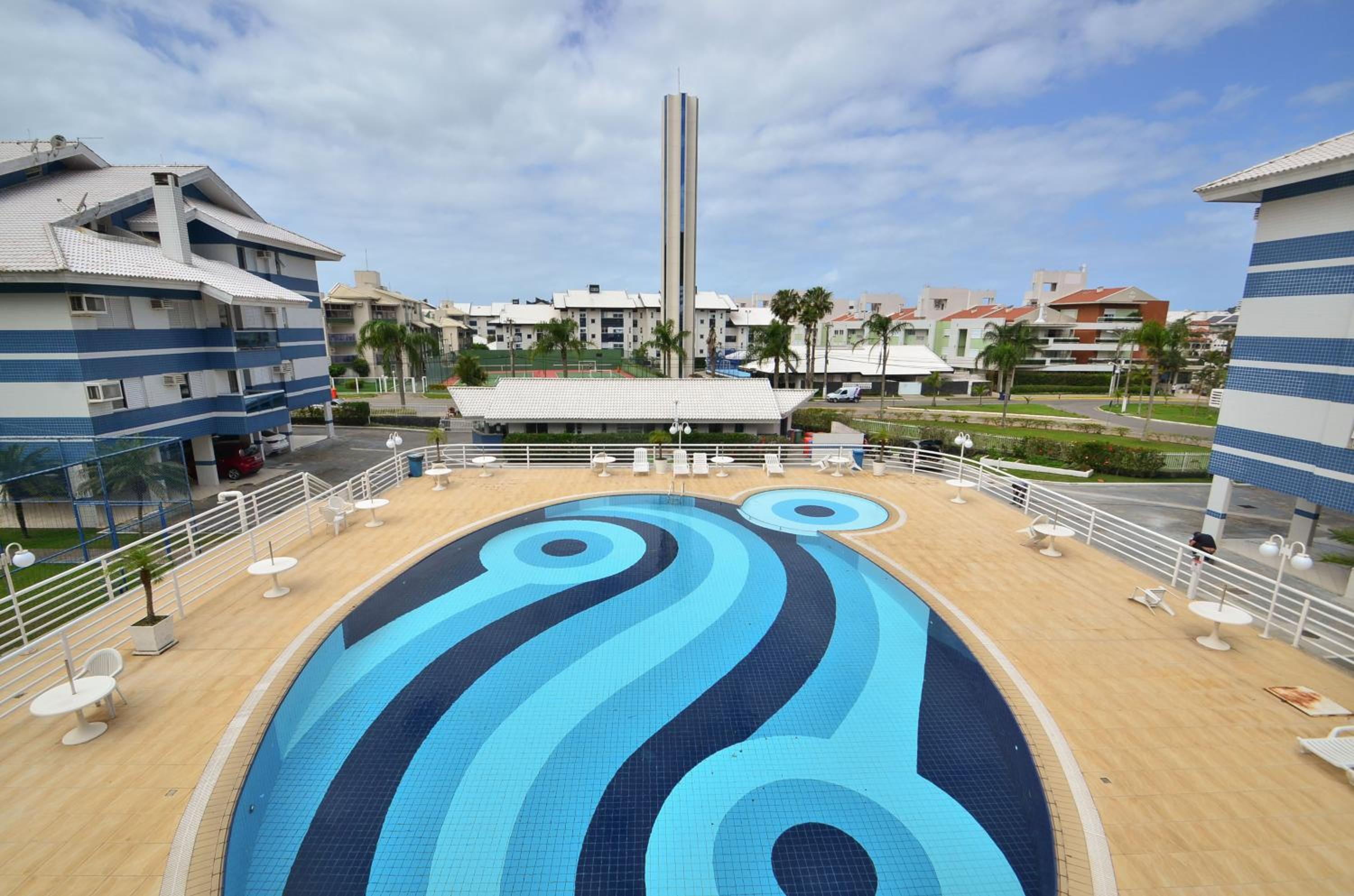 Água Azul, Condomínio 1 quadra da Praia Brava N396