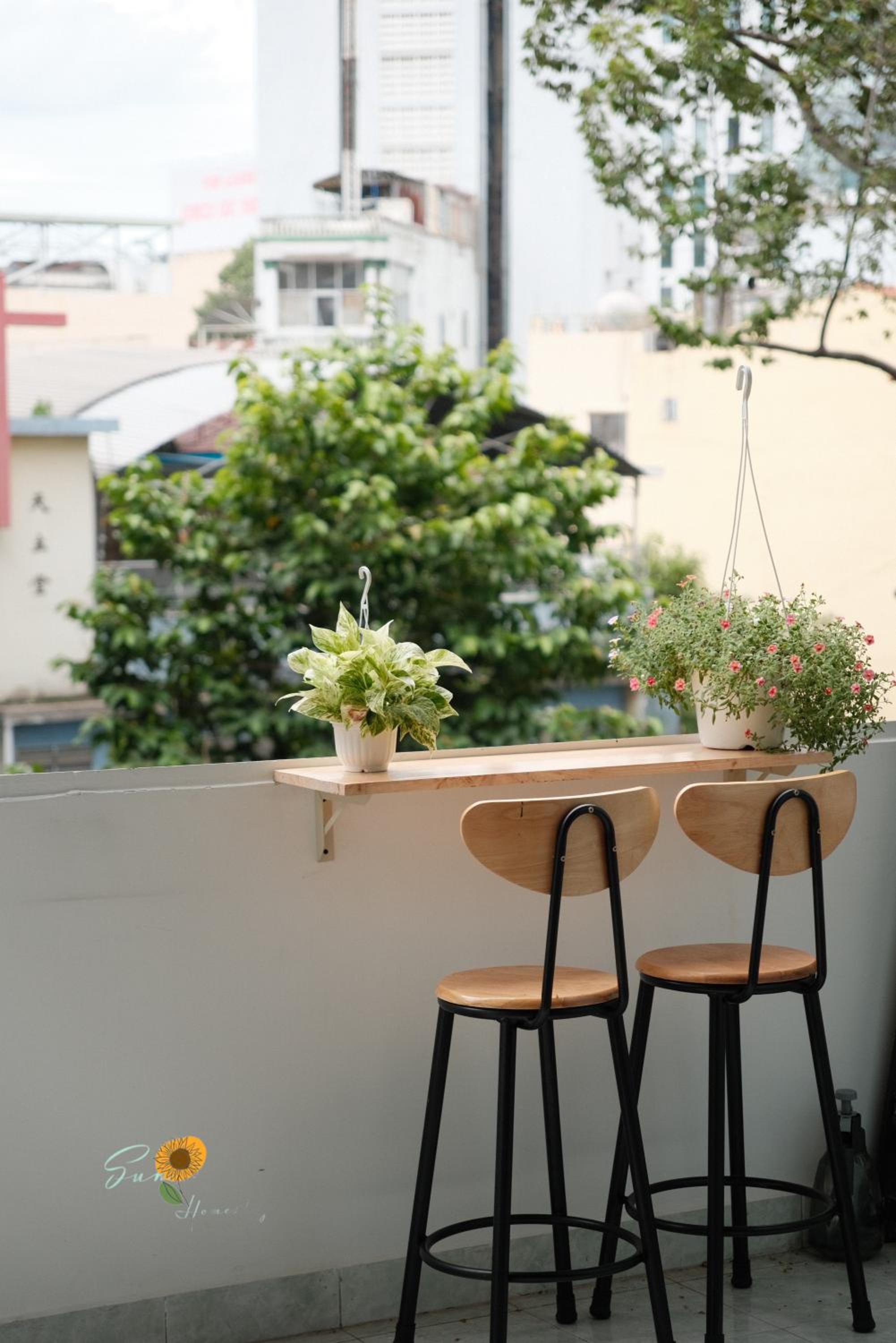 Sunflowerhome-Balcony-District1-BenThanh Market