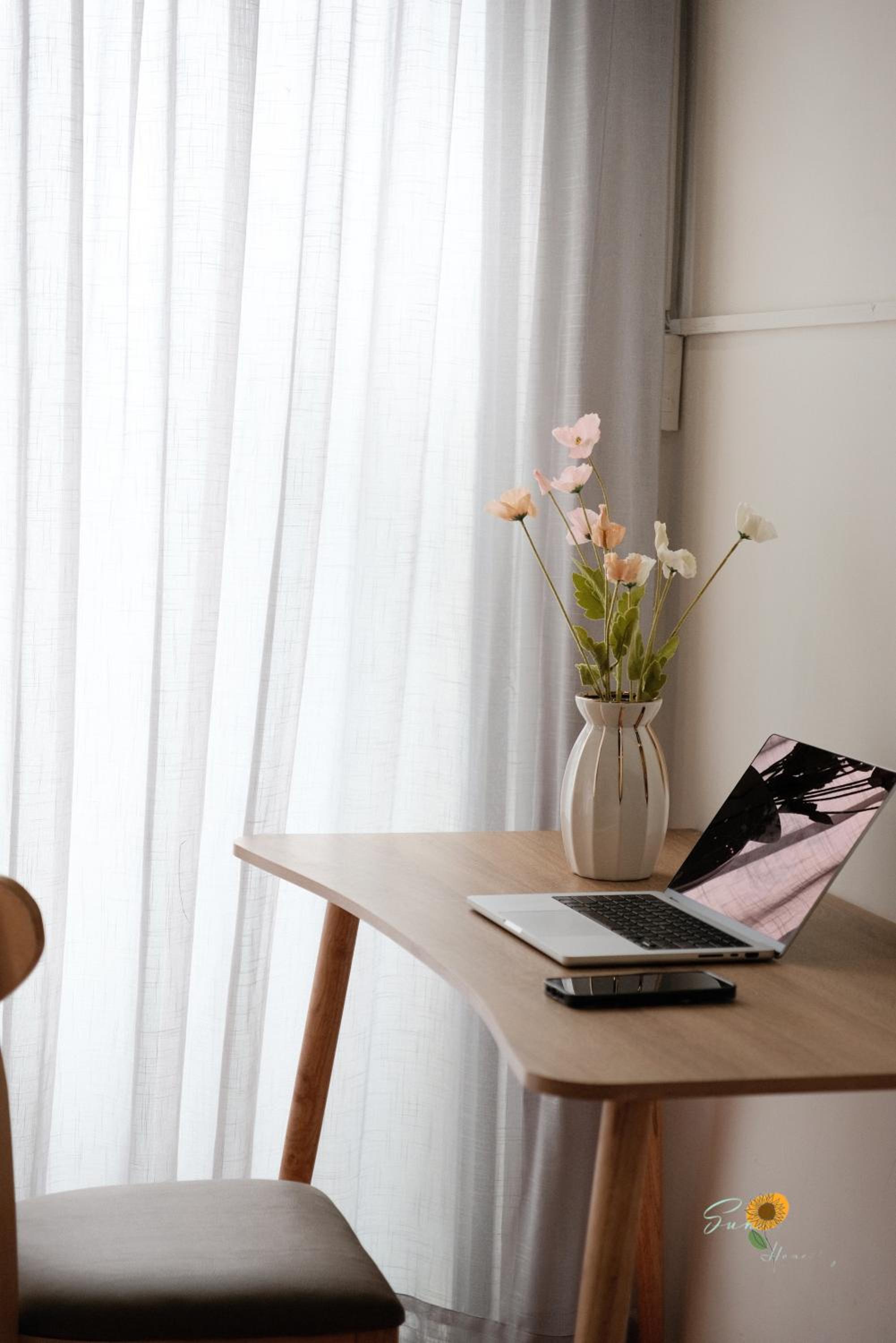 Sunflowerhome-Balcony-District1-BenThanh Market