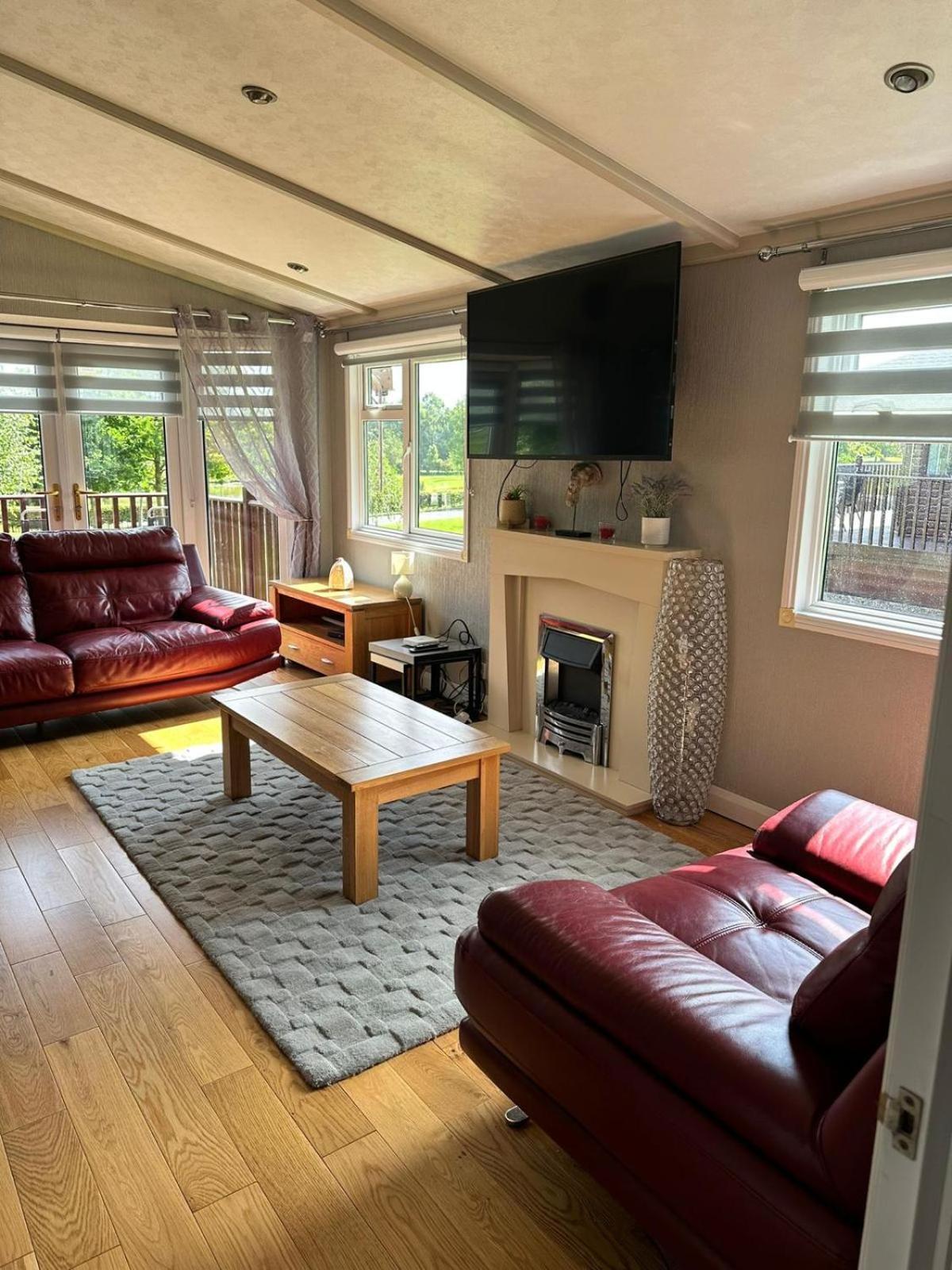 Lodge Retreat 8 - Haggerston Castle view 3