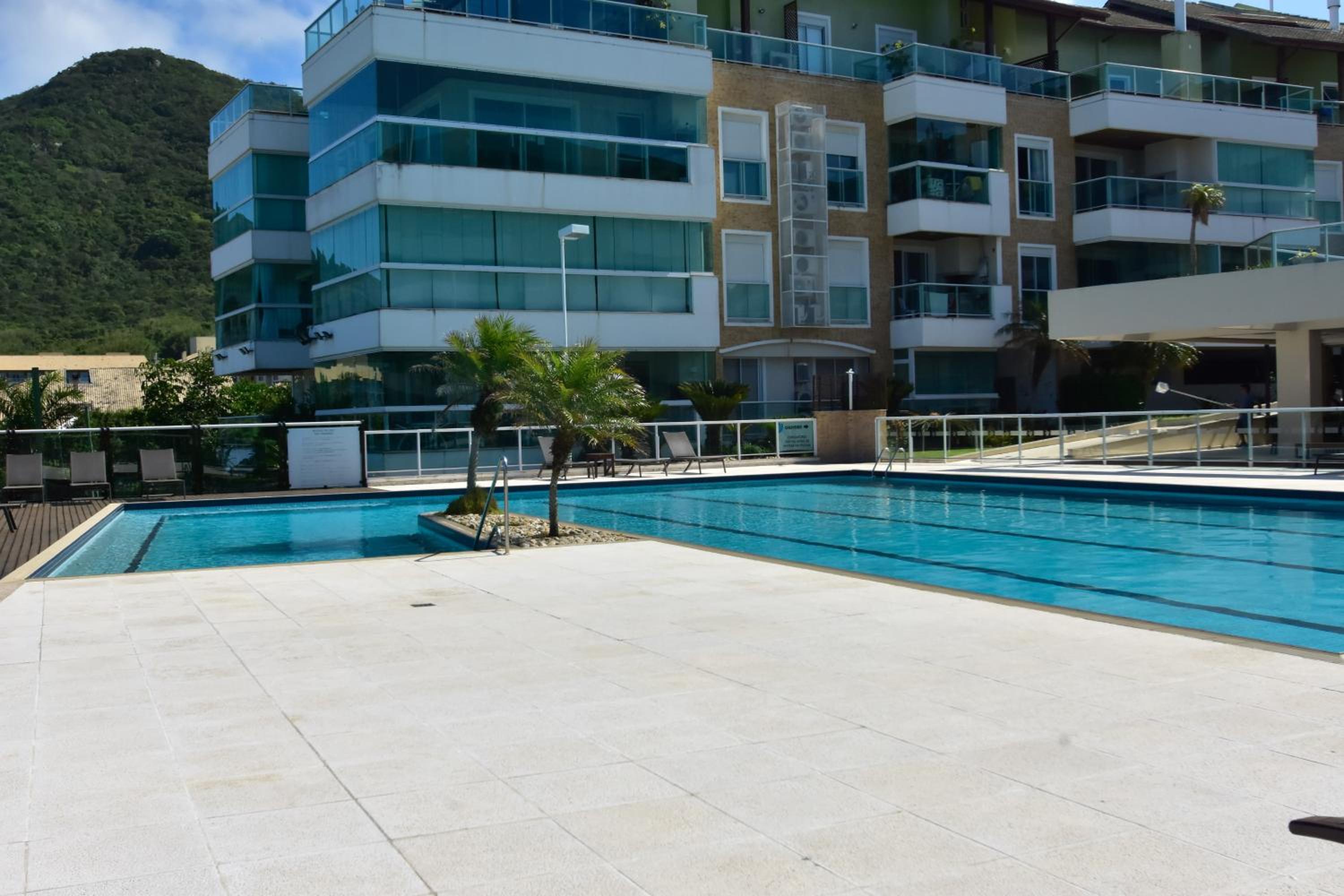 Apartamento frente mar na Praia do Santinho N880
