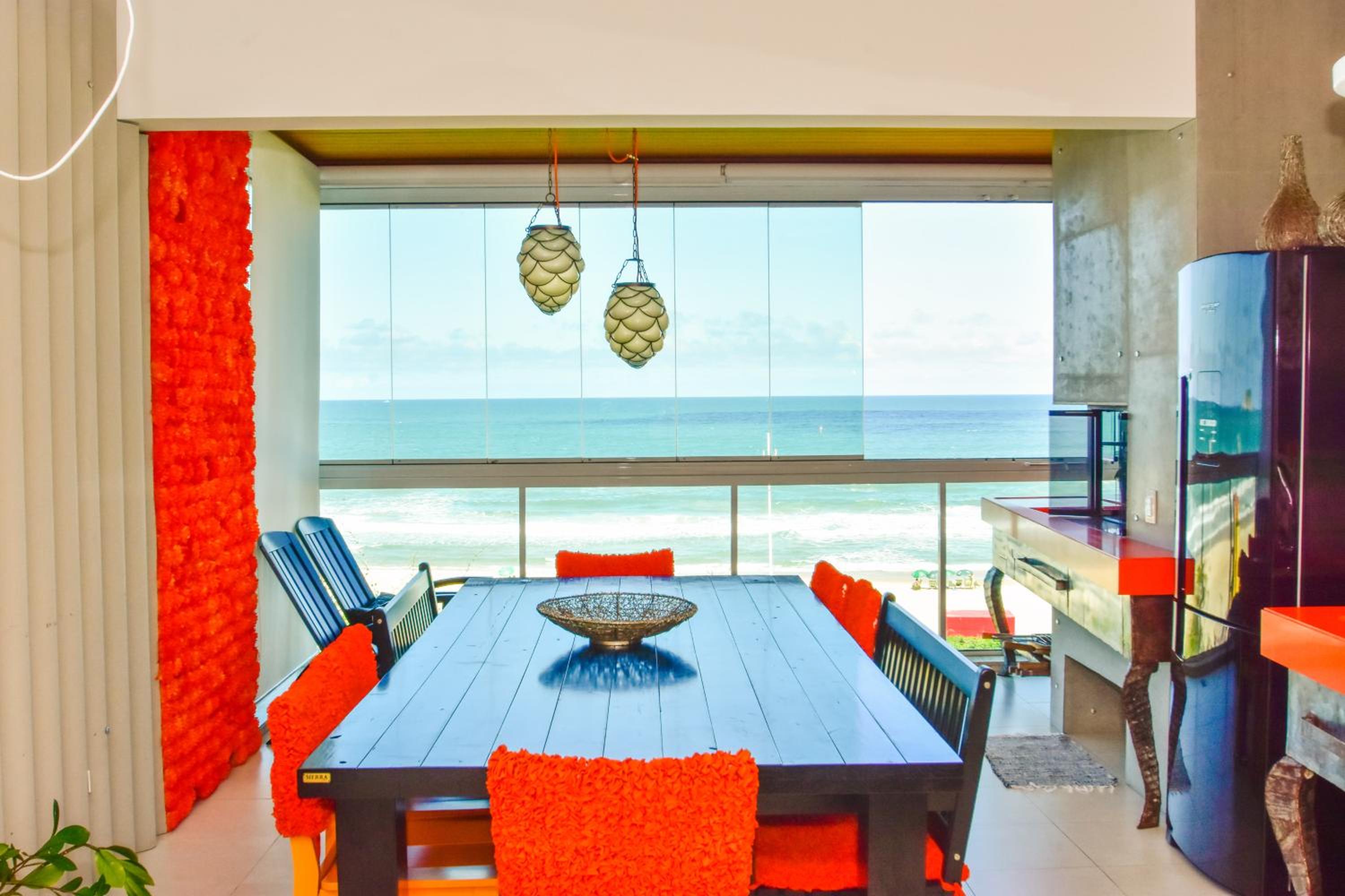 Apartamento frente mar na Praia do Santinho N880