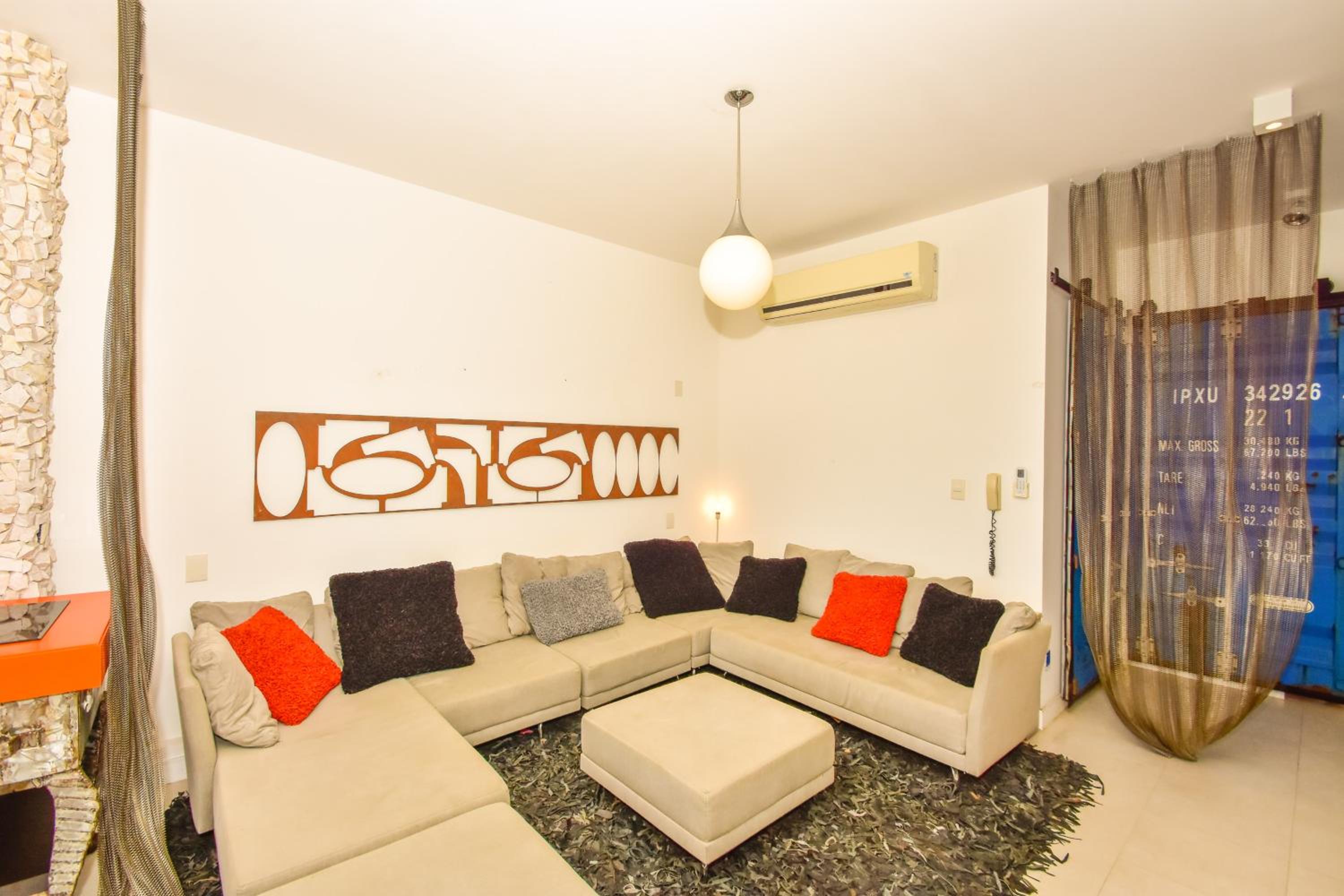 Apartamento frente mar na Praia do Santinho N880