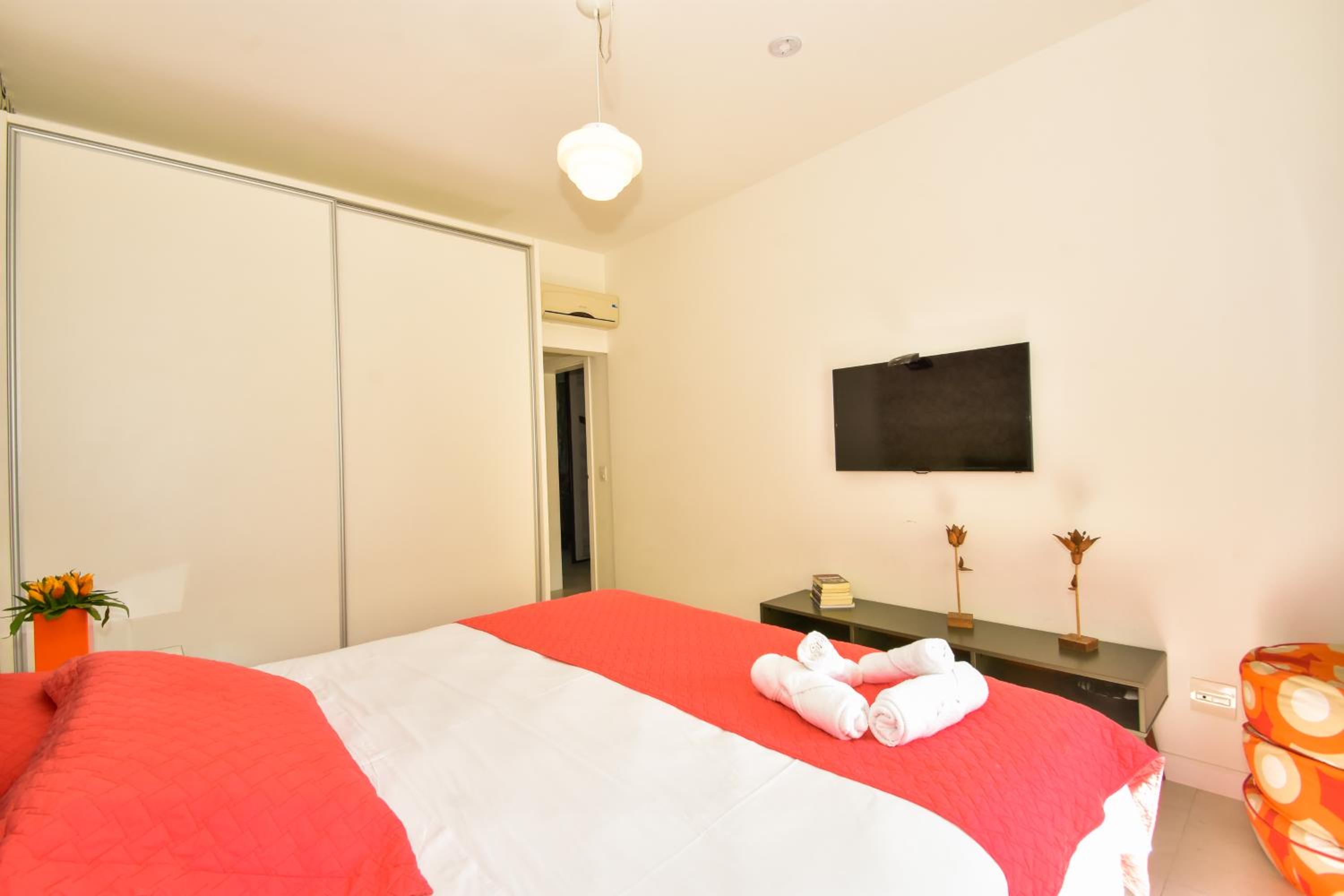 Apartamento frente mar na Praia do Santinho N880