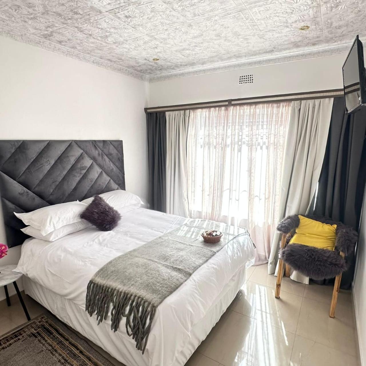Lifegate Guest House