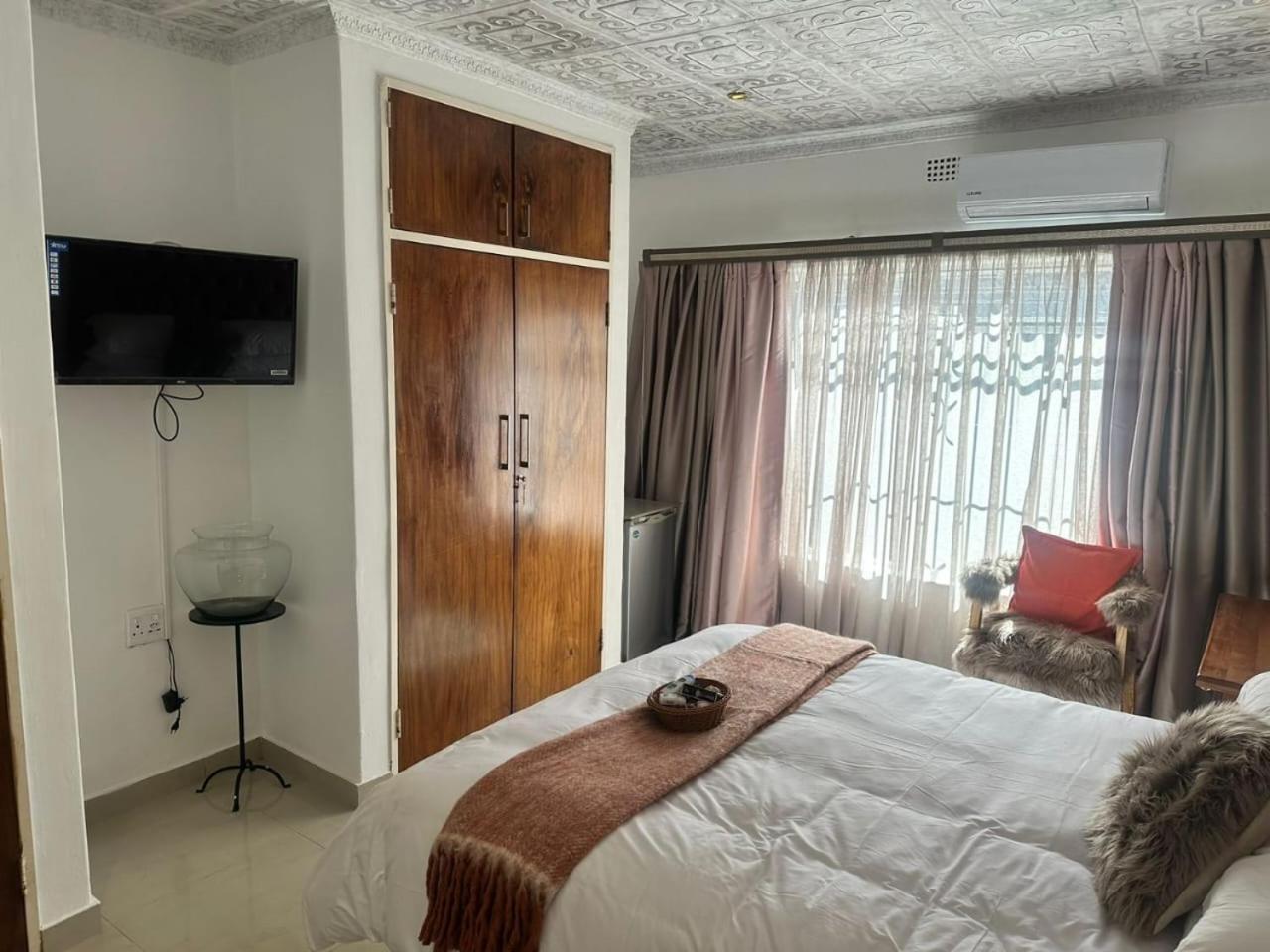 Lifegate Guest House