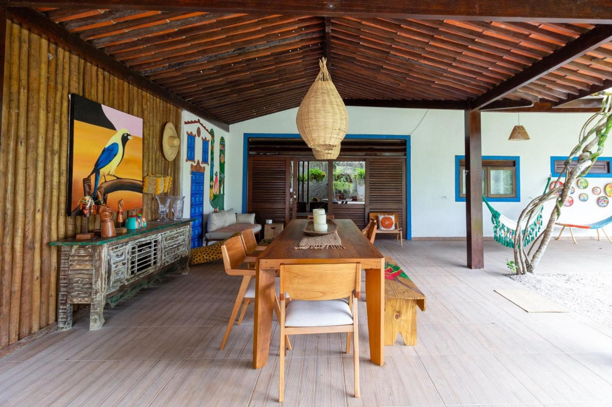 Qavi - Casa Santorini com acesso à praia.
