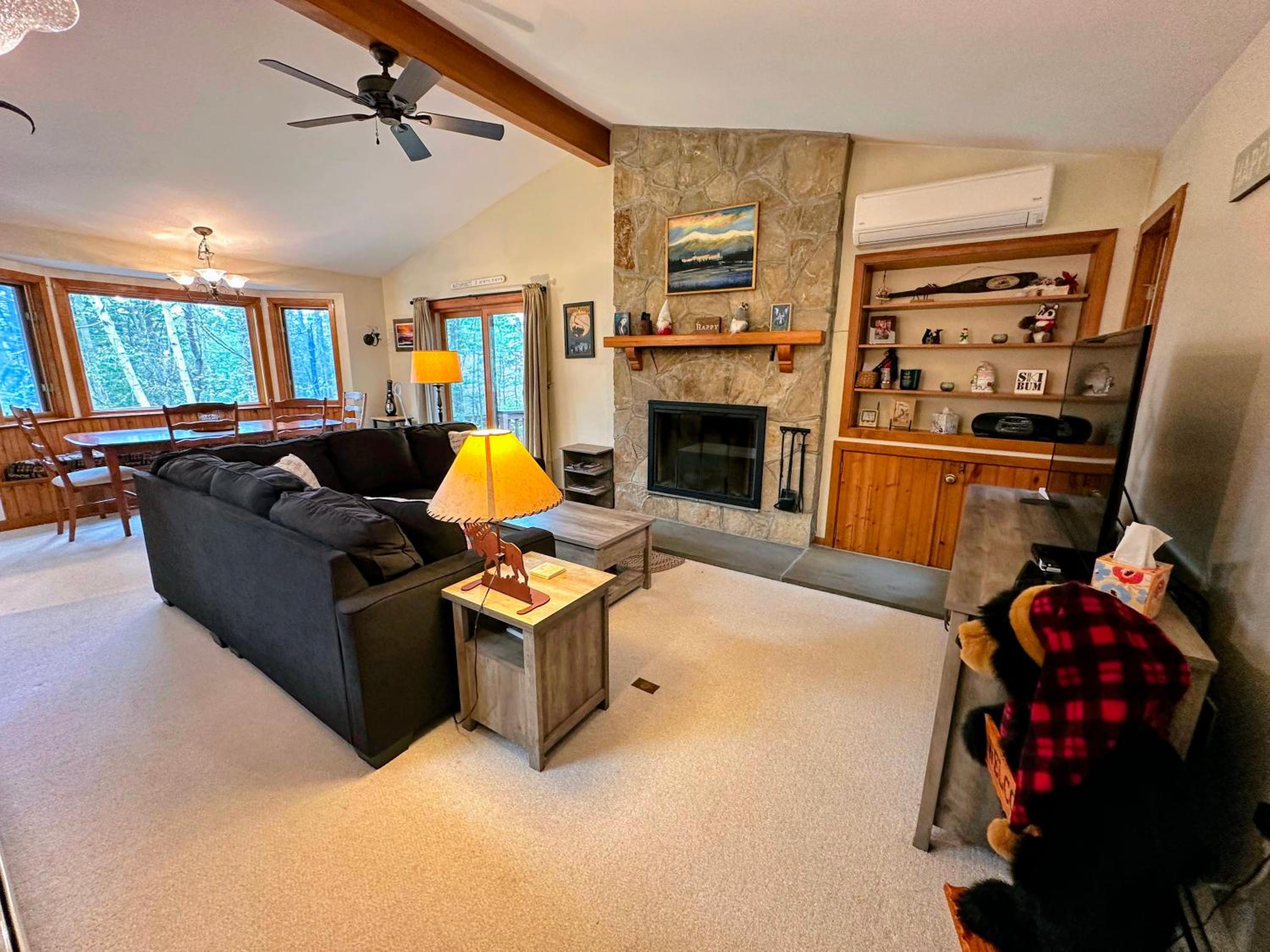 Bretton Woods home steps from the slopes, AC, pool passes, discounted cog tix! view 5